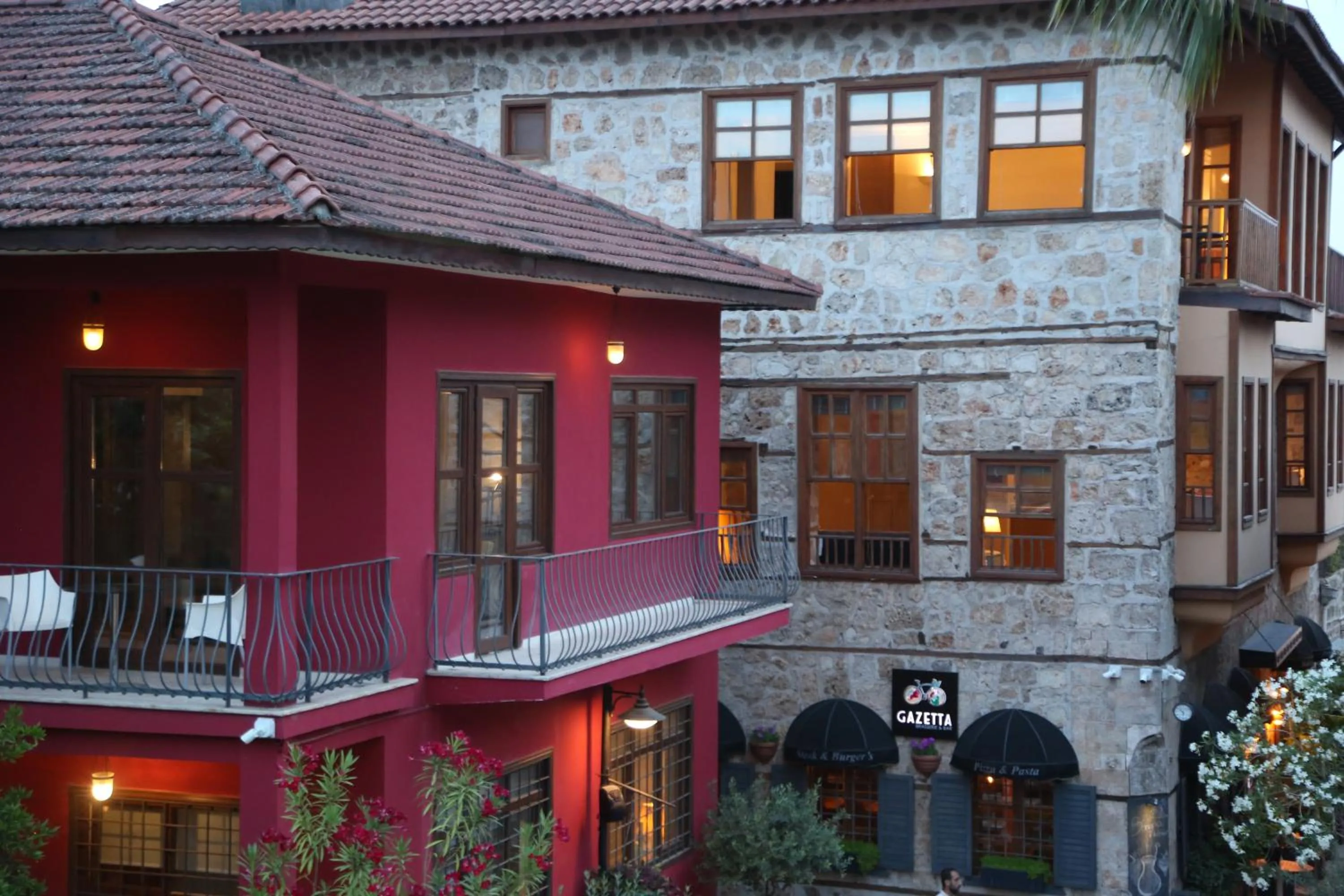Property building in Alp Pasa Gazetta - Special Class