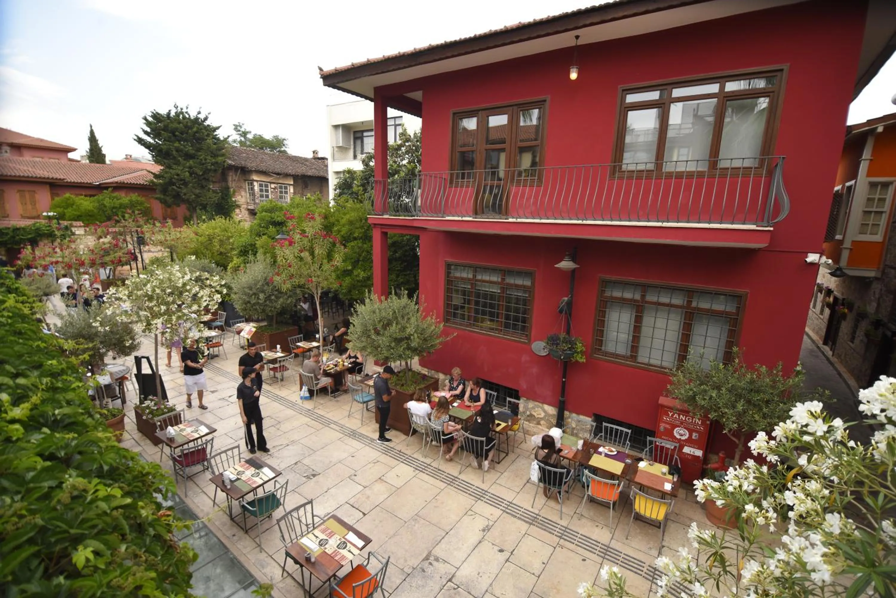 Property building in Alp Pasa Gazetta - Special Class