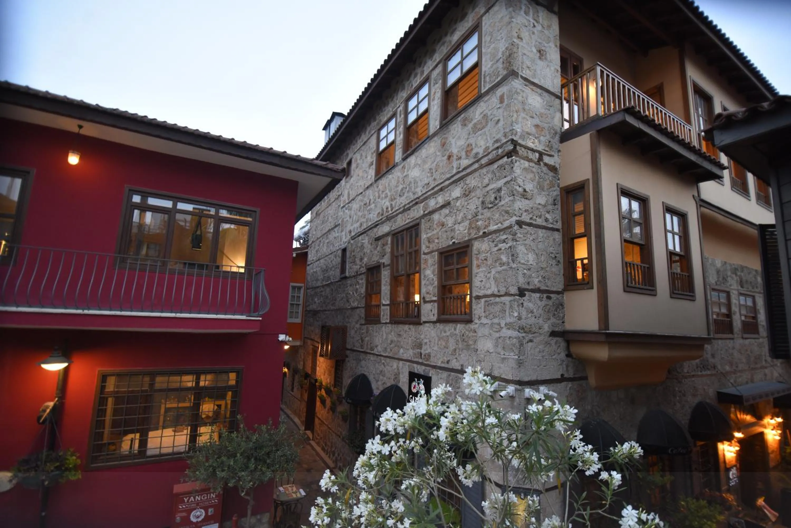 Property building in Alp Pasa Gazetta - Special Class
