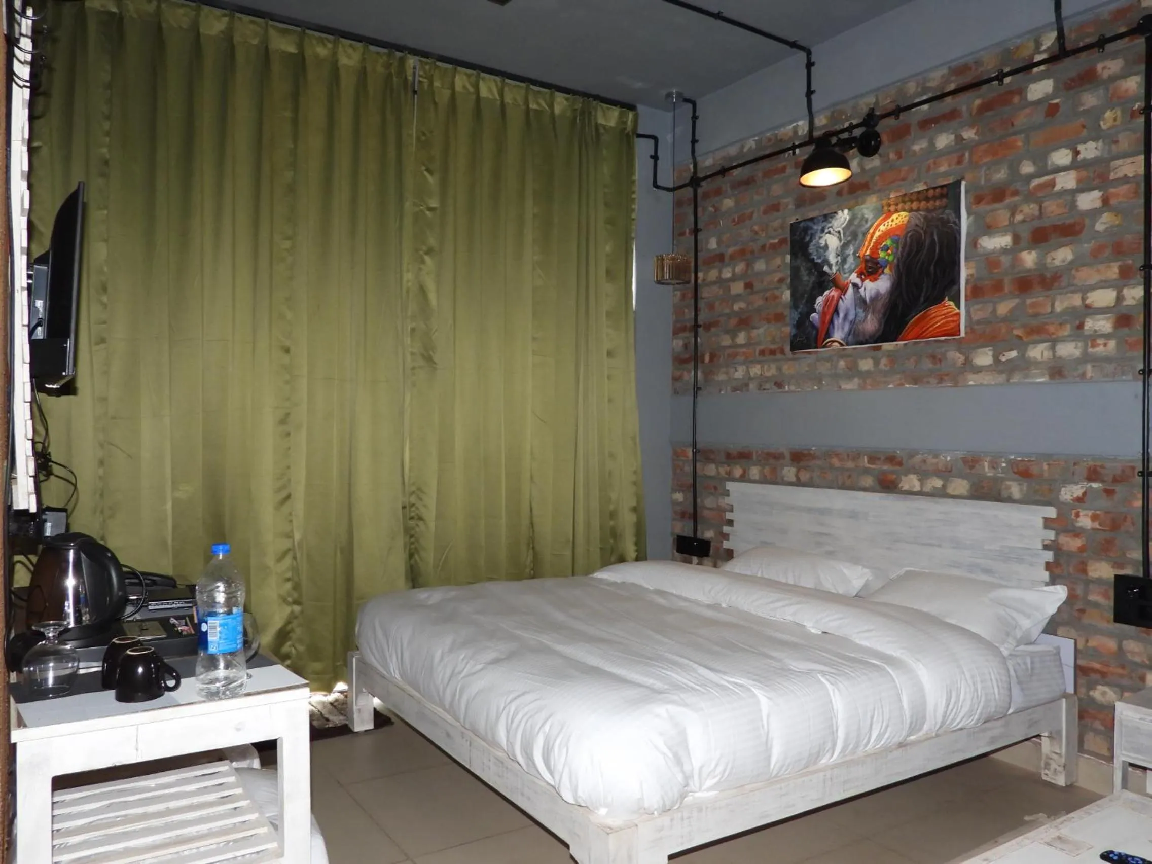 Bed in Mystic Kailasha Kedarnath - Tungnath Valley