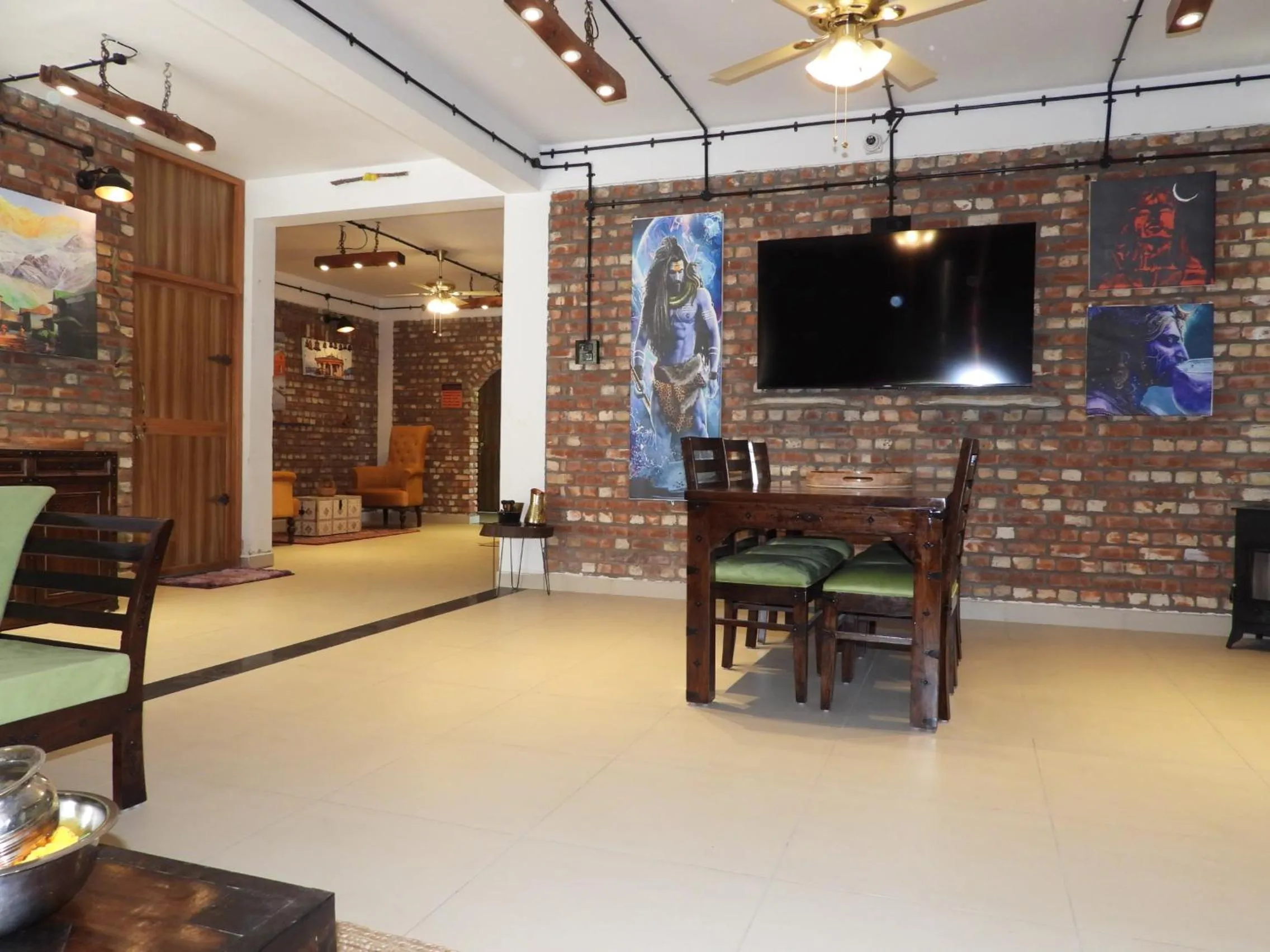 Seating area in Mystic Kailasha Kedarnath - Tungnath Valley