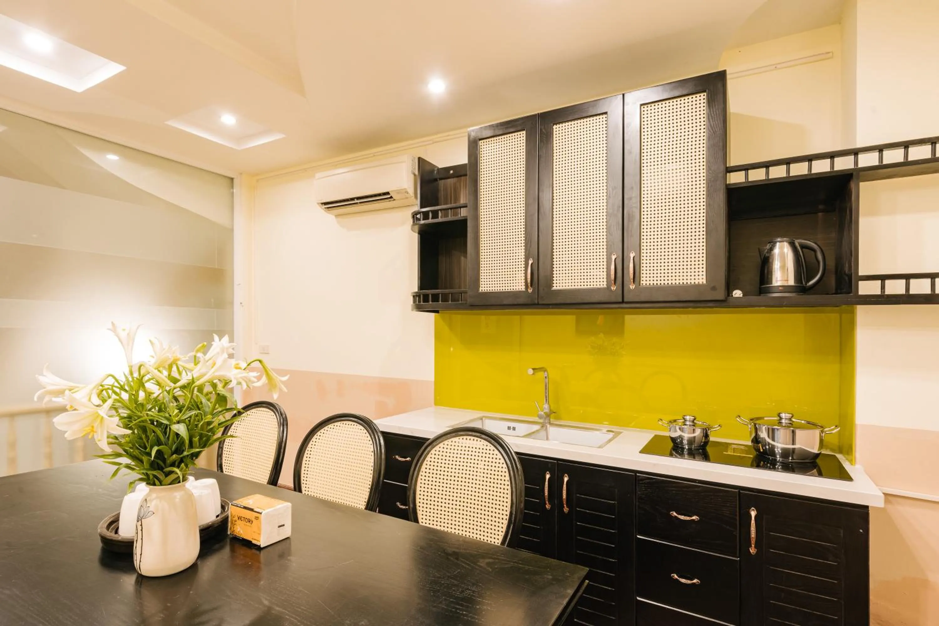 Kitchen or kitchenette in Sun Clover Boutique Hotel