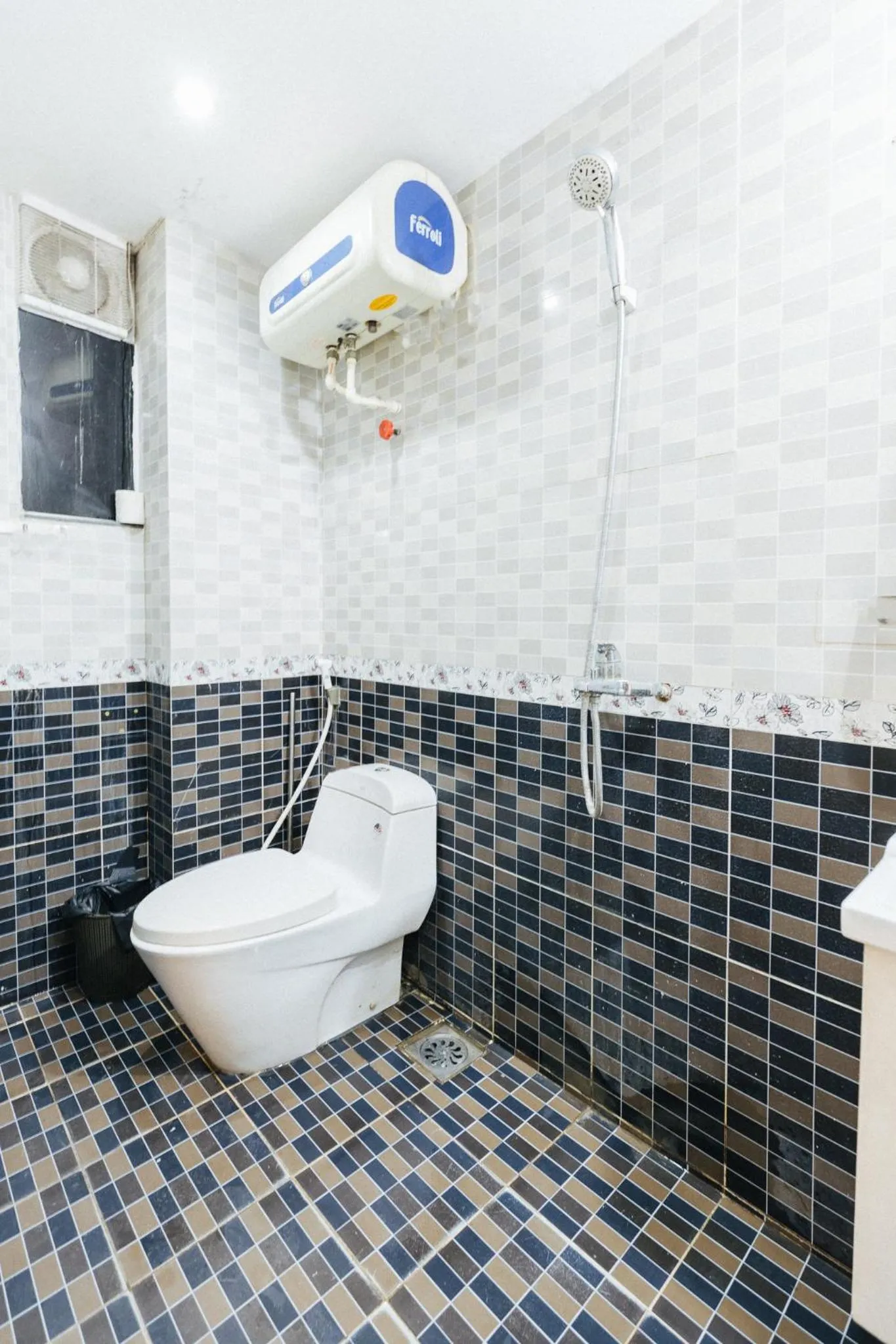 Toilet in Sun Clover Boutique Hotel