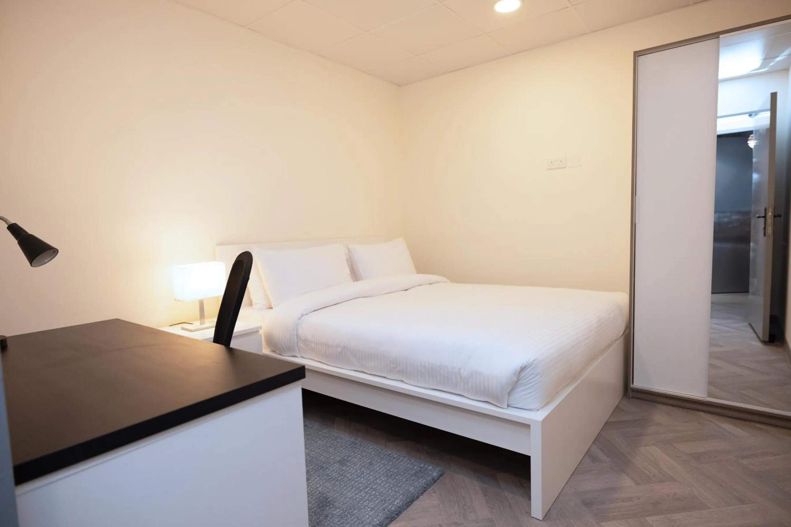 Bedroom, Bed in Riggae Tower Hotel