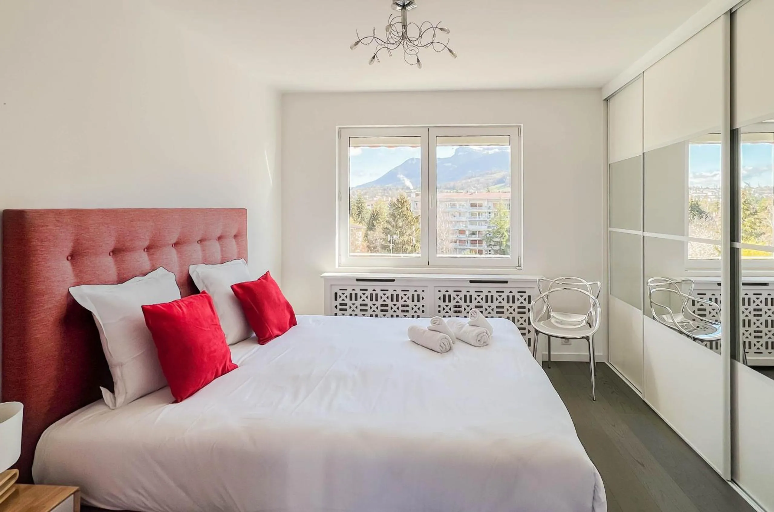Penthouse vue incroyable lac et montagnes