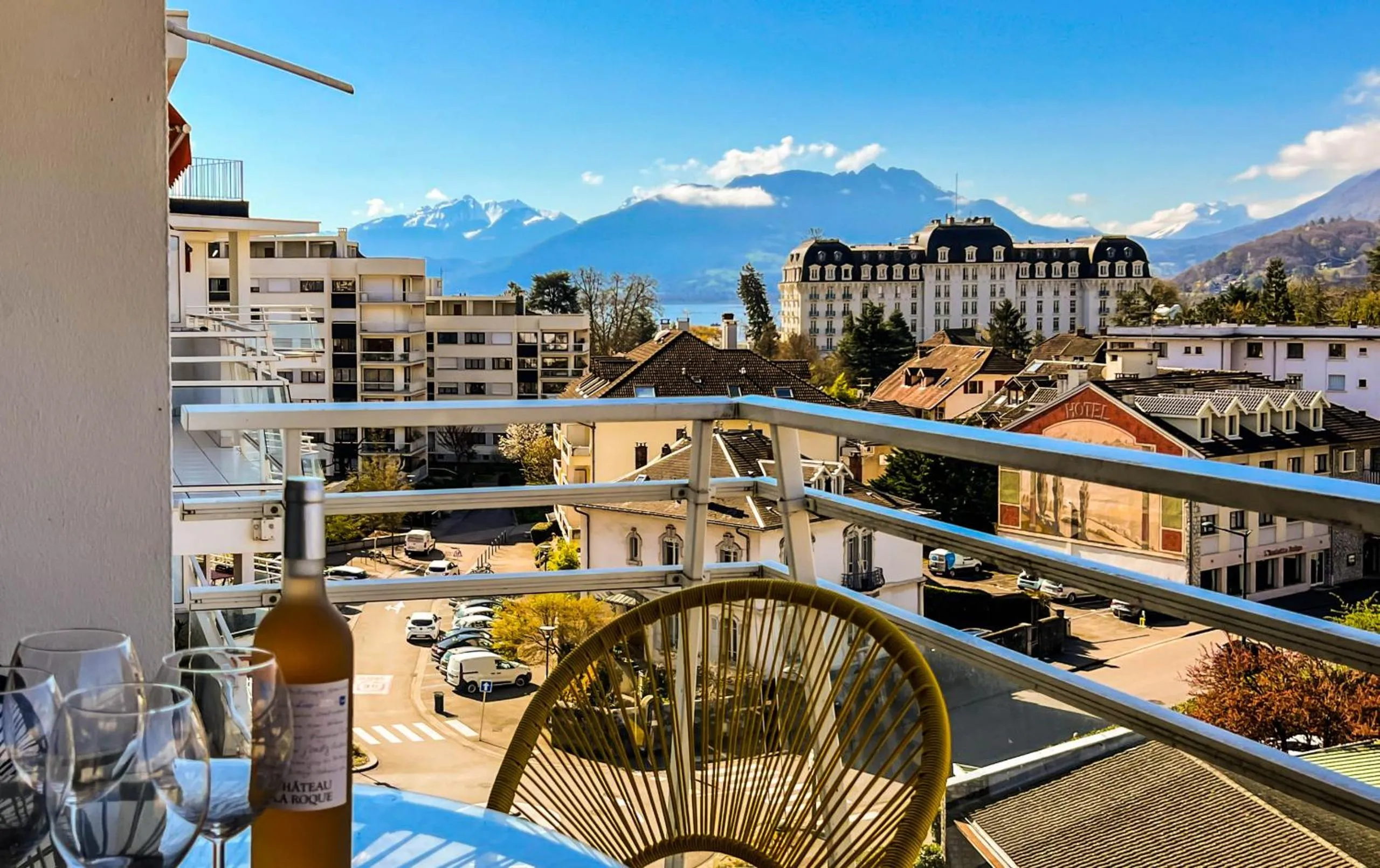 Penthouse vue incroyable lac et montagnes