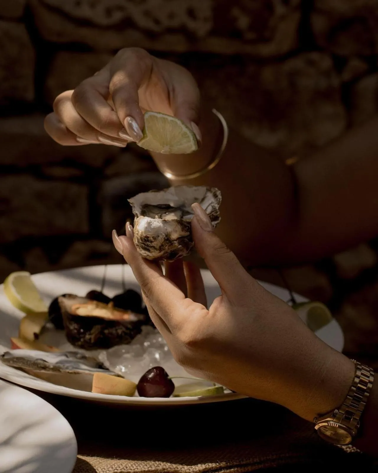 Restaurant/places to eat in Myra Hotel