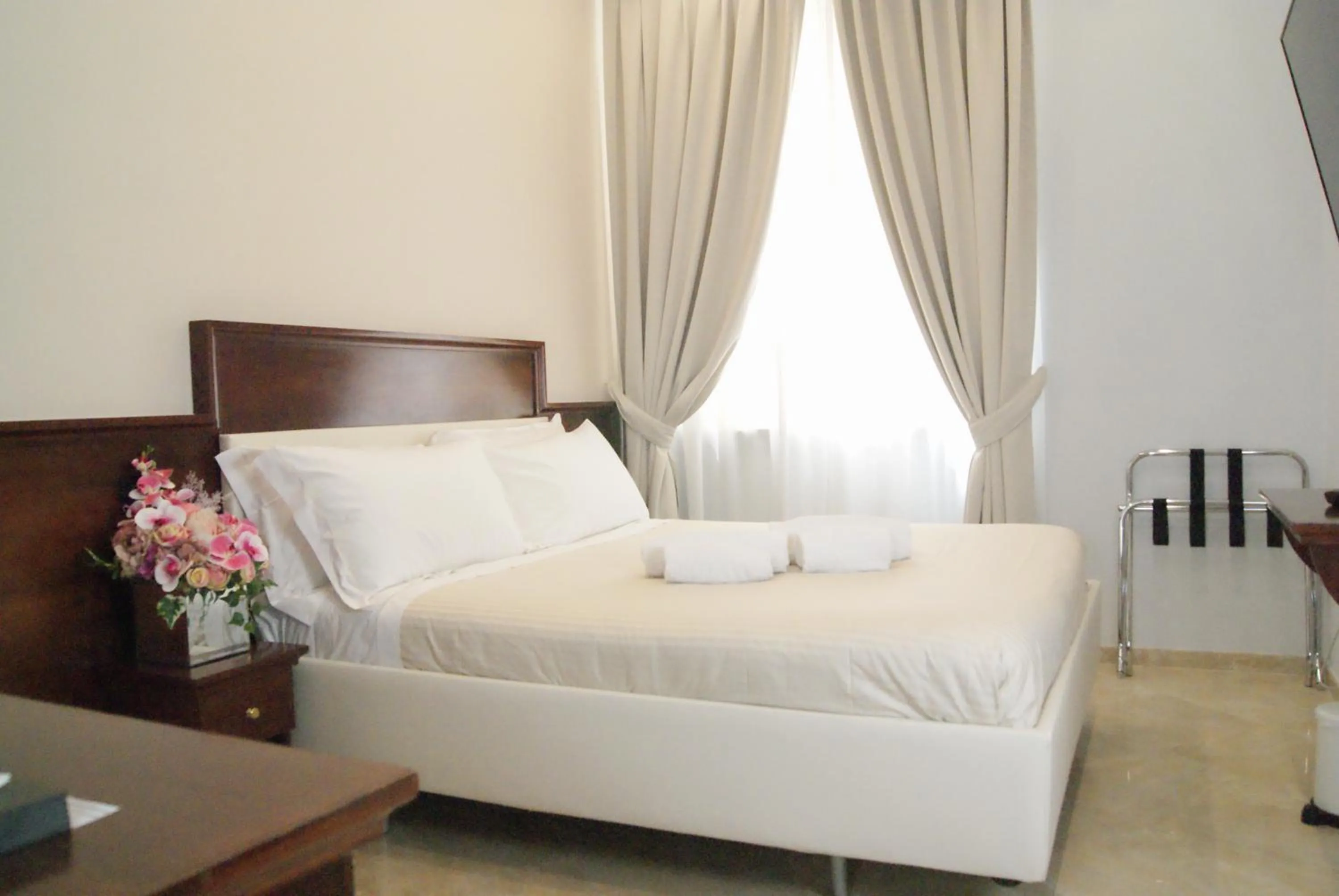 Bedroom, Bed in Esposizione Boutique