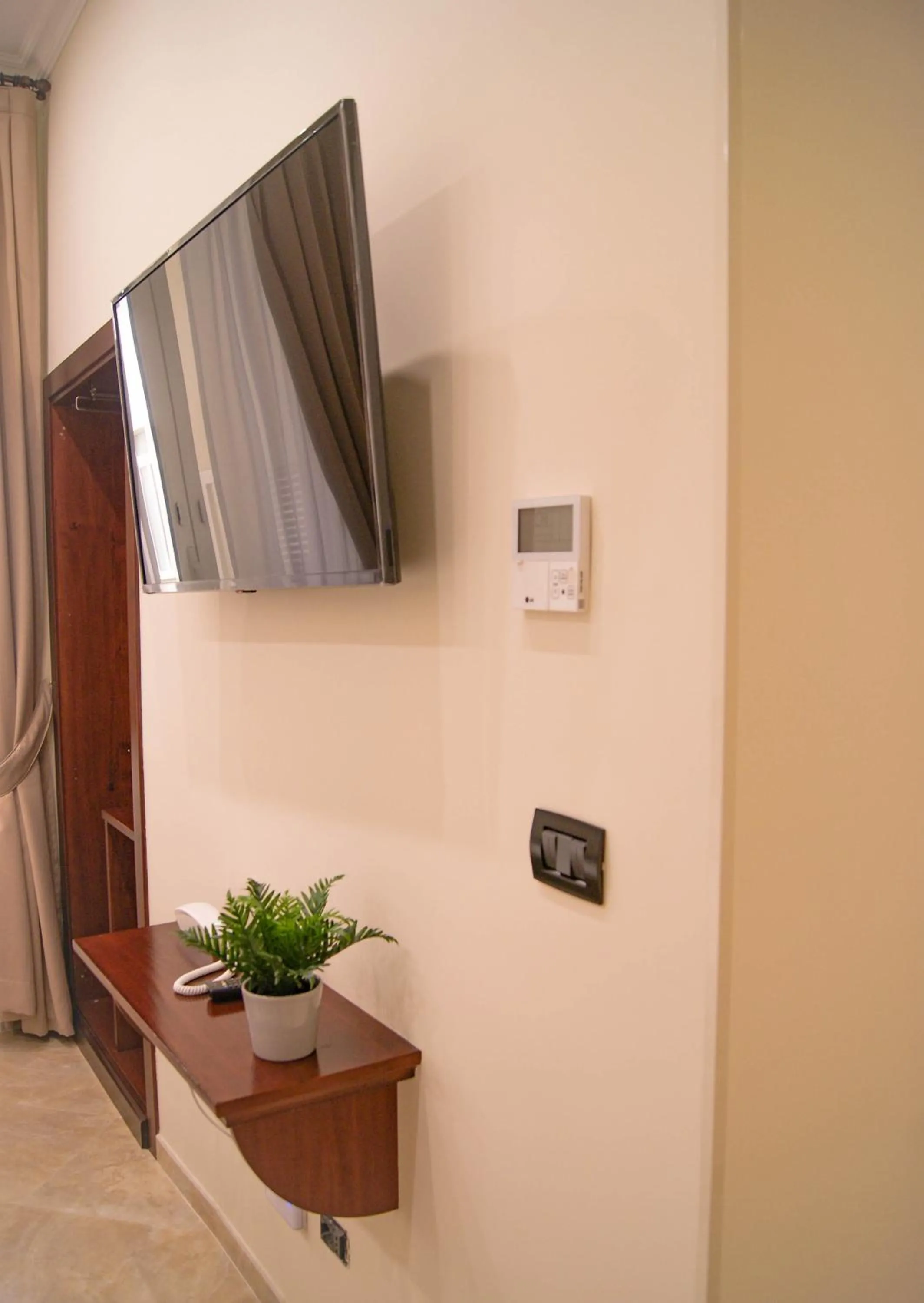 TV and multimedia in Esposizione Boutique