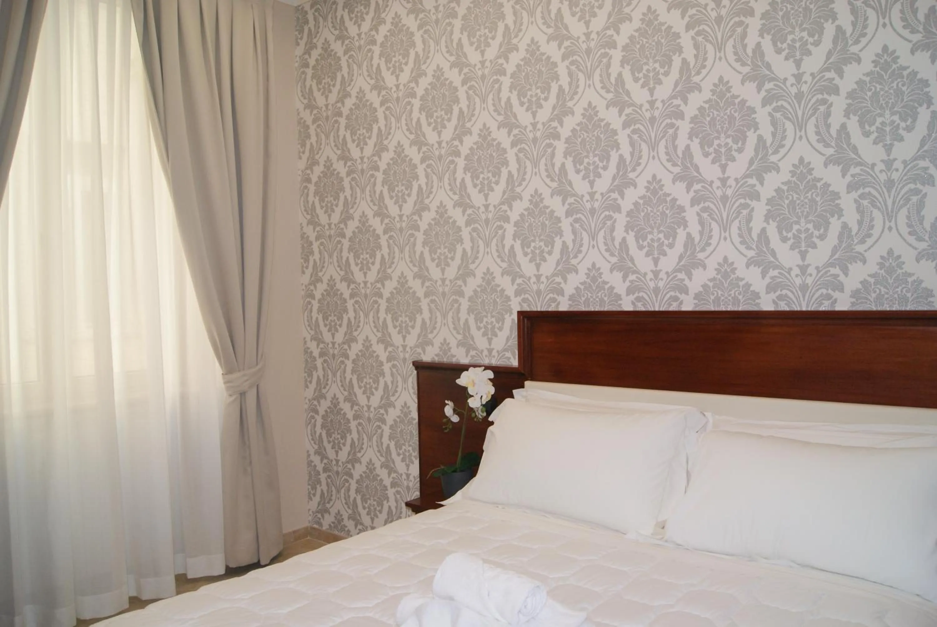 Bedroom, Bed in Esposizione Boutique