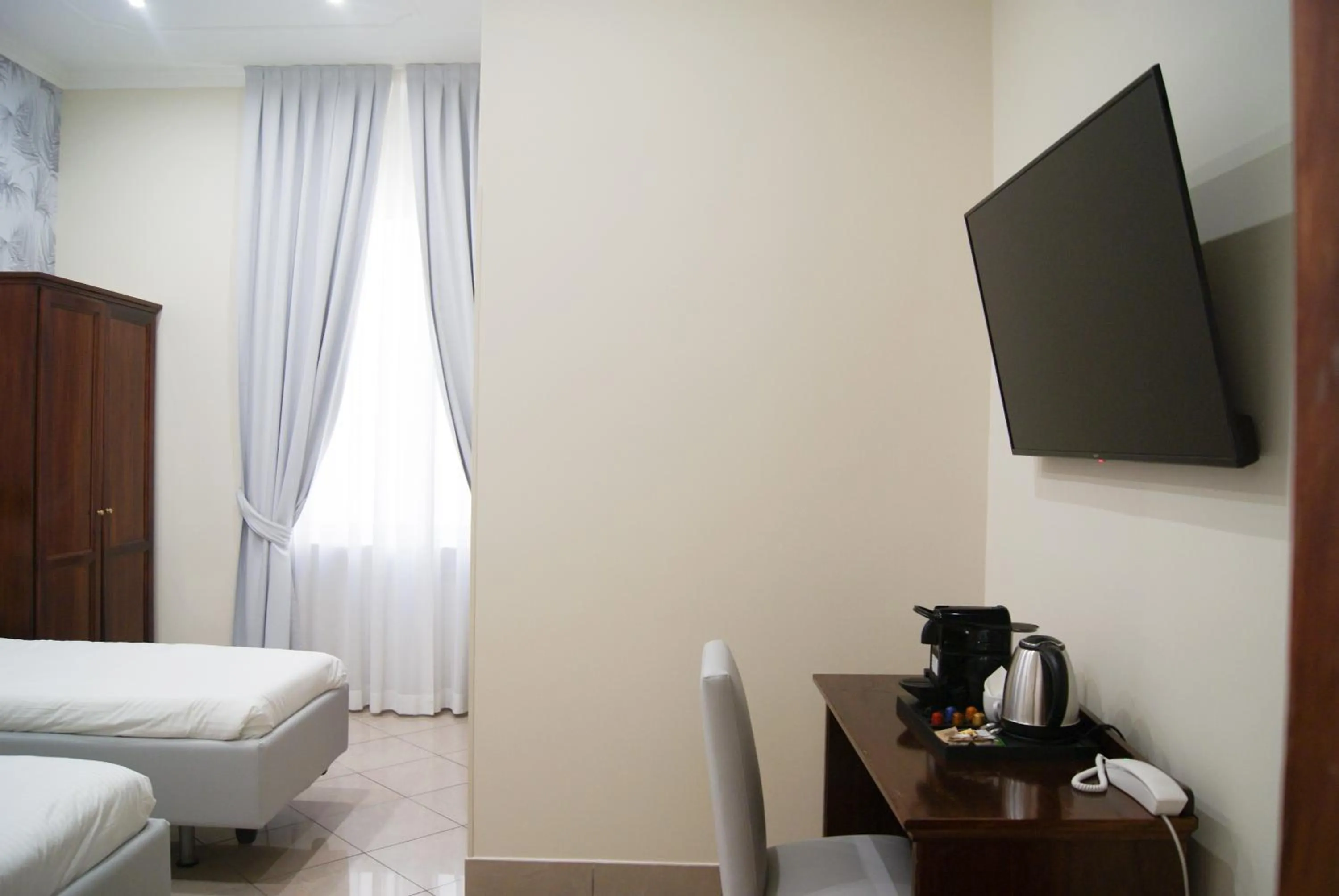 Bedroom, Bed in Esposizione Boutique