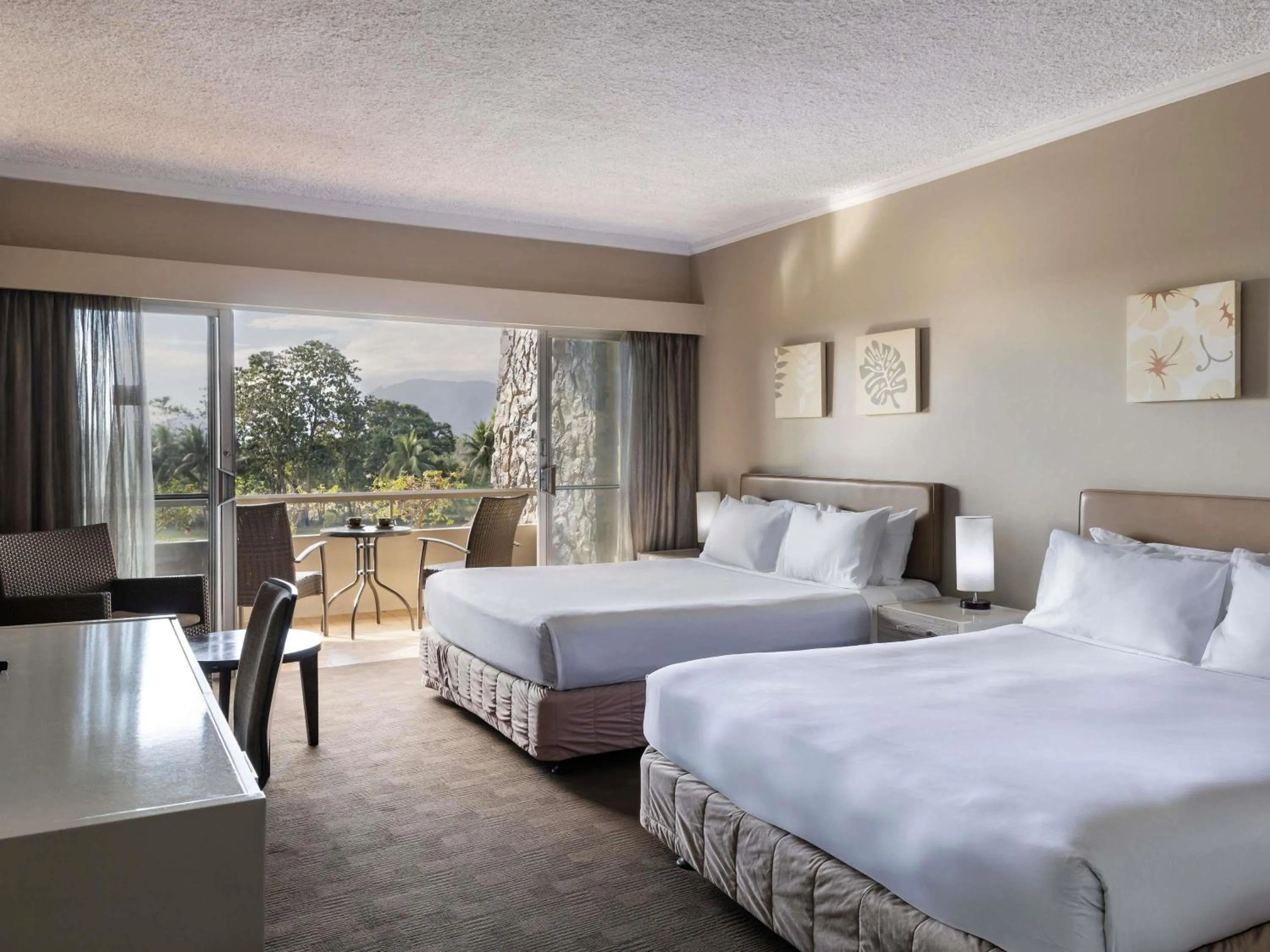 Bedroom, Bed in Novotel Nadi