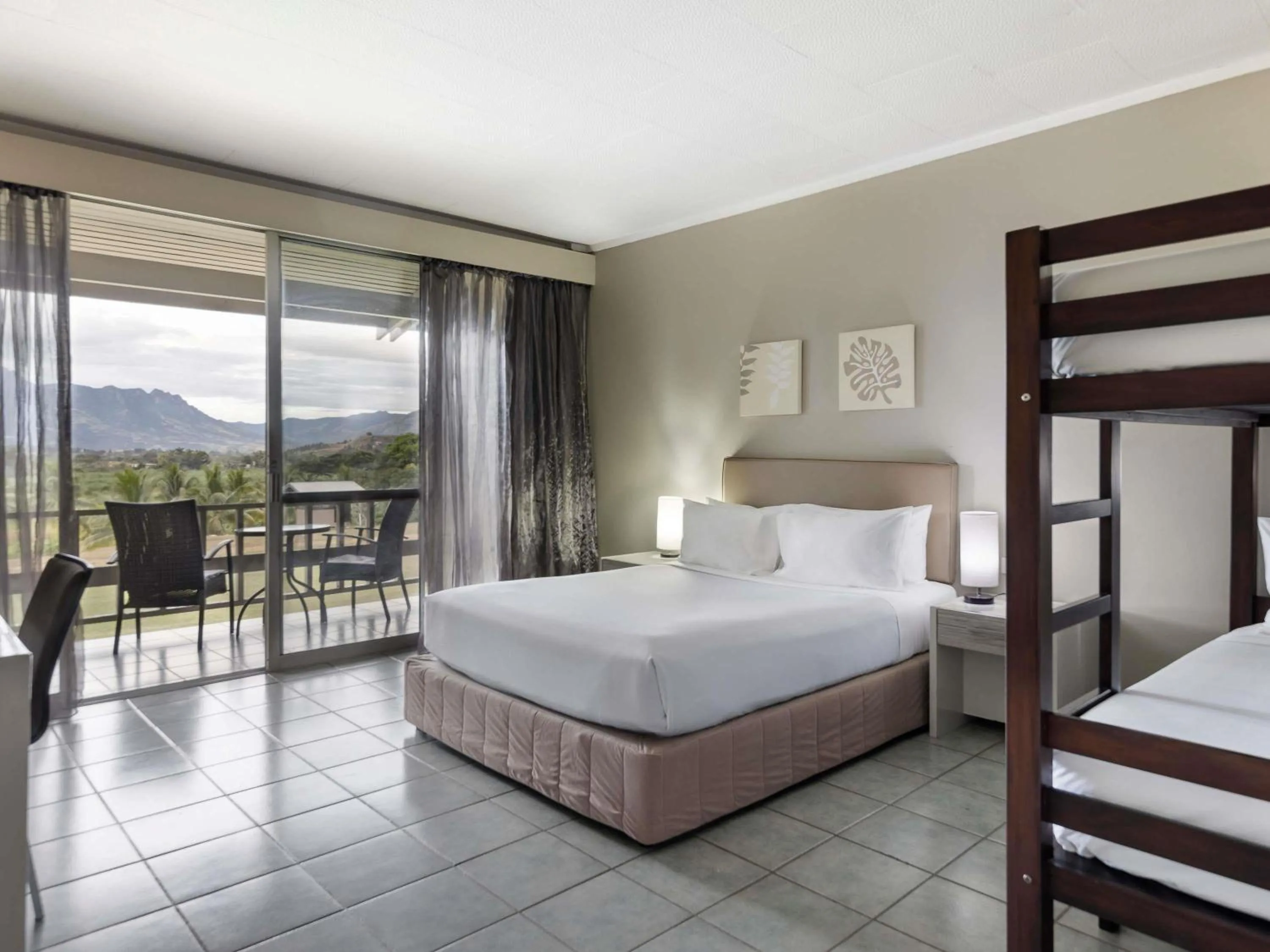 Bedroom, Bed in Novotel Nadi