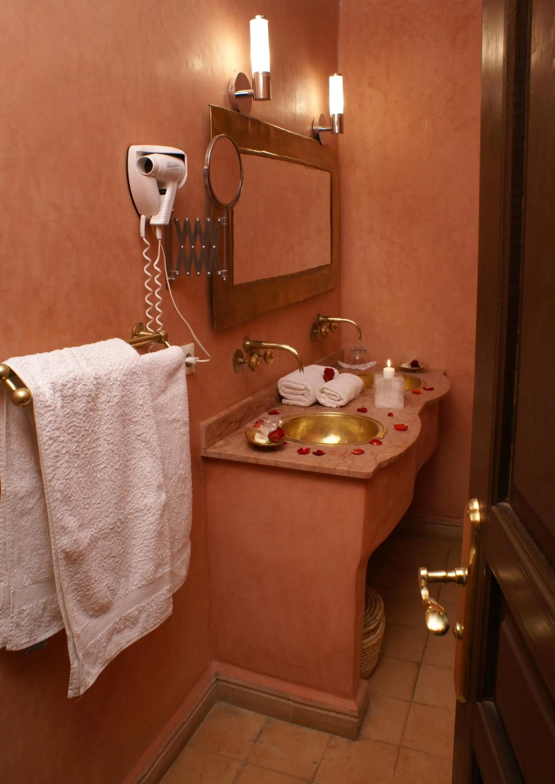 Bathroom in Riad Alwane