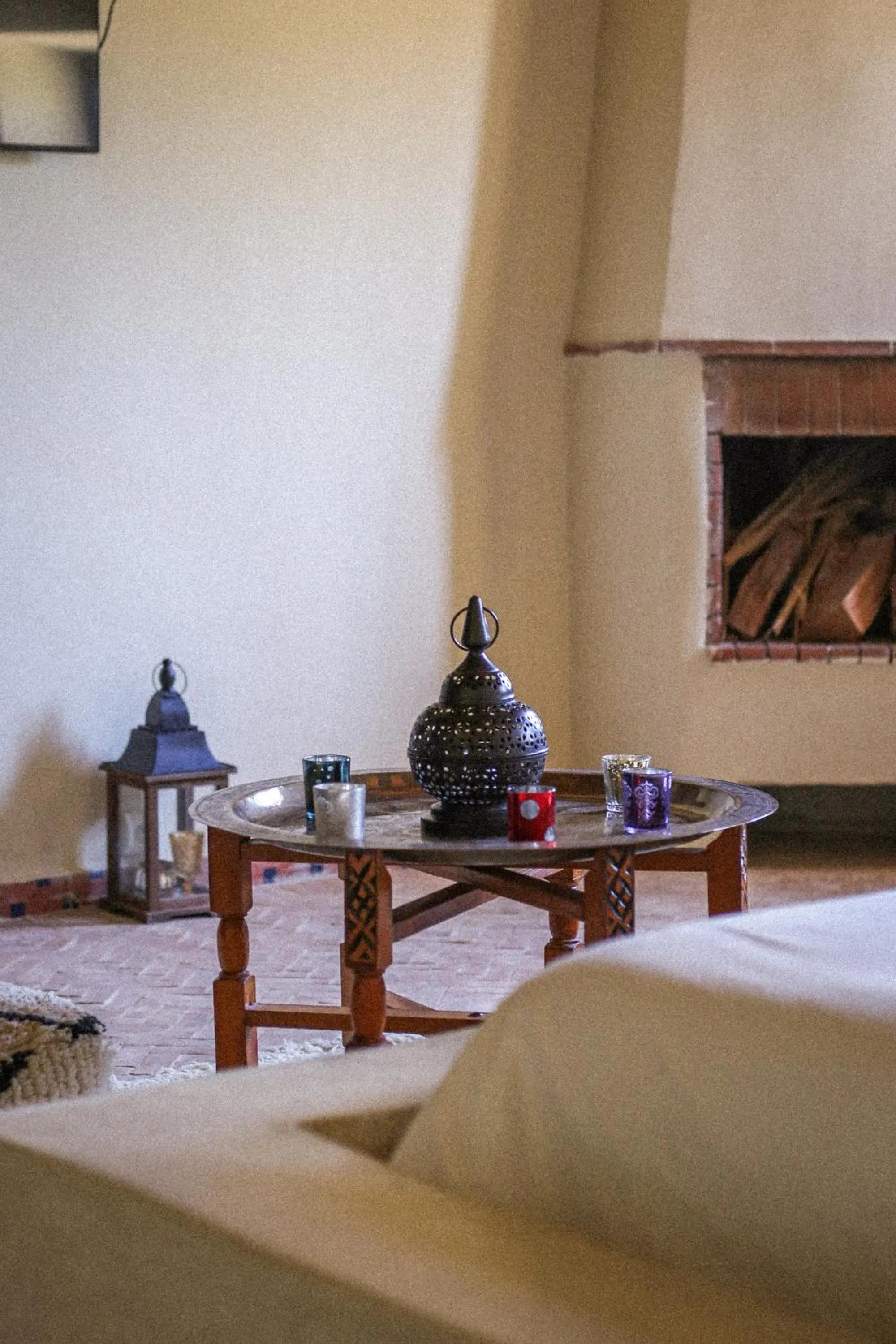 Bed in Kasbah des cyprès