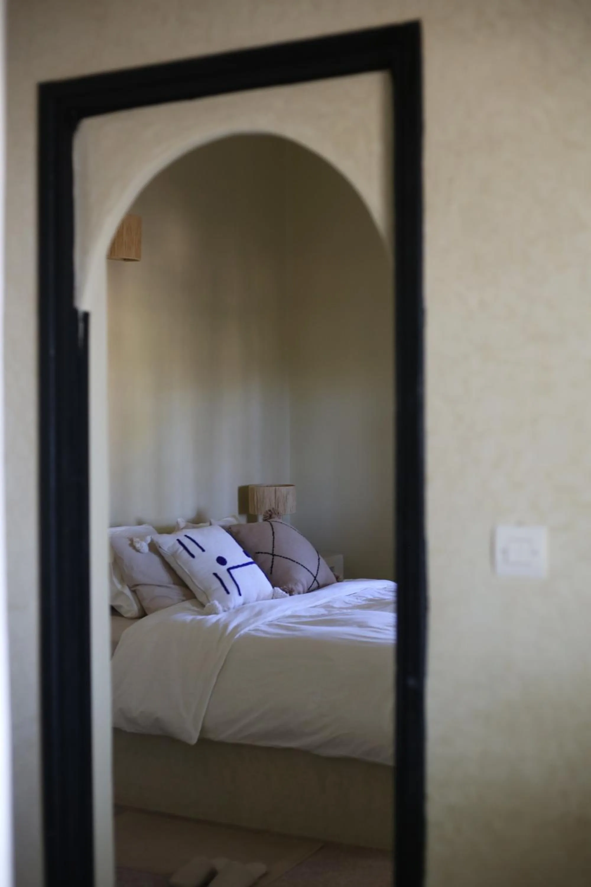 Bed in Kasbah des cyprès