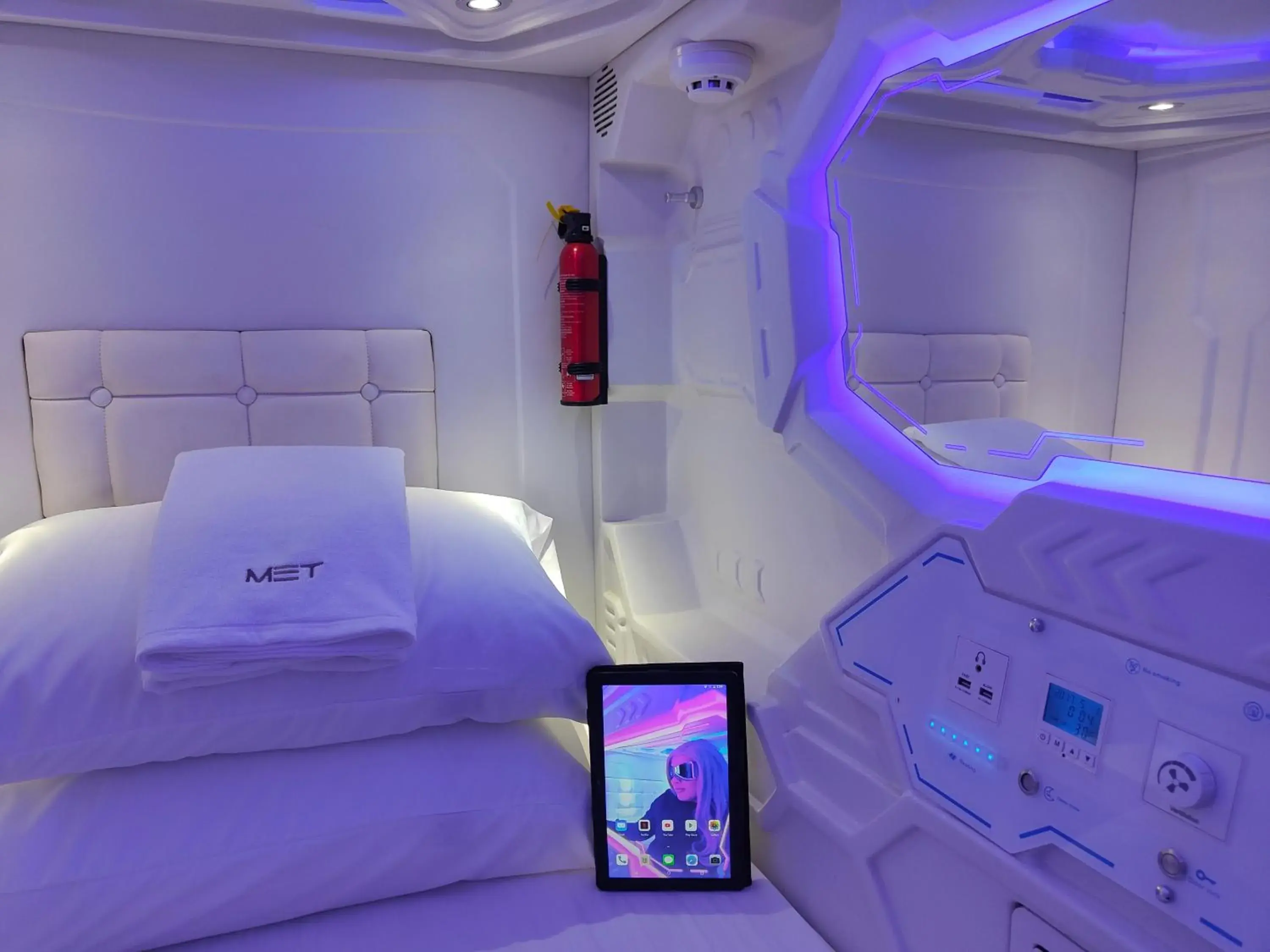 Bed in Met A Space Pod @Phrom Phong Bed in Met A Space Pod @Phrom Phong