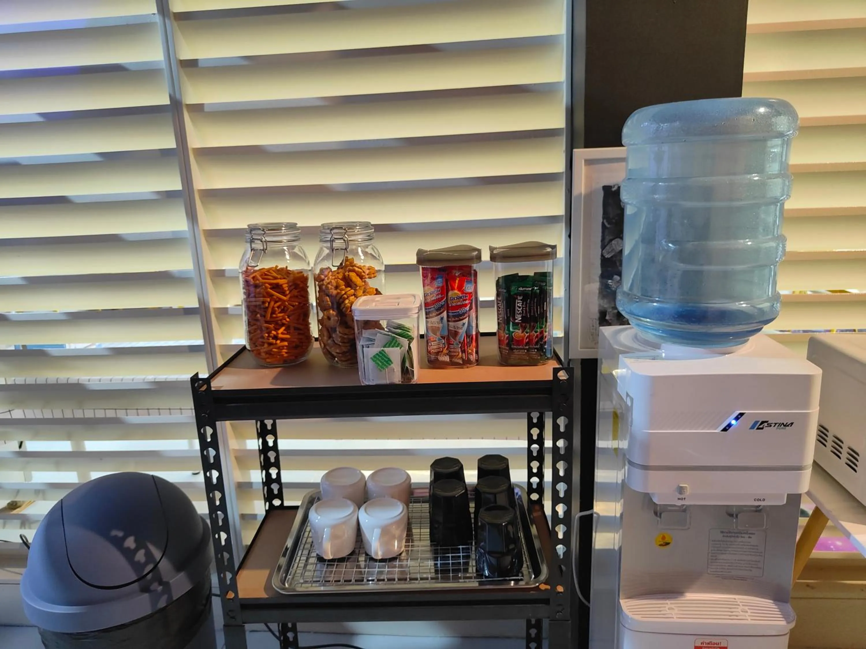 Food and drinks in Met A Space Pod @Phrom Phong