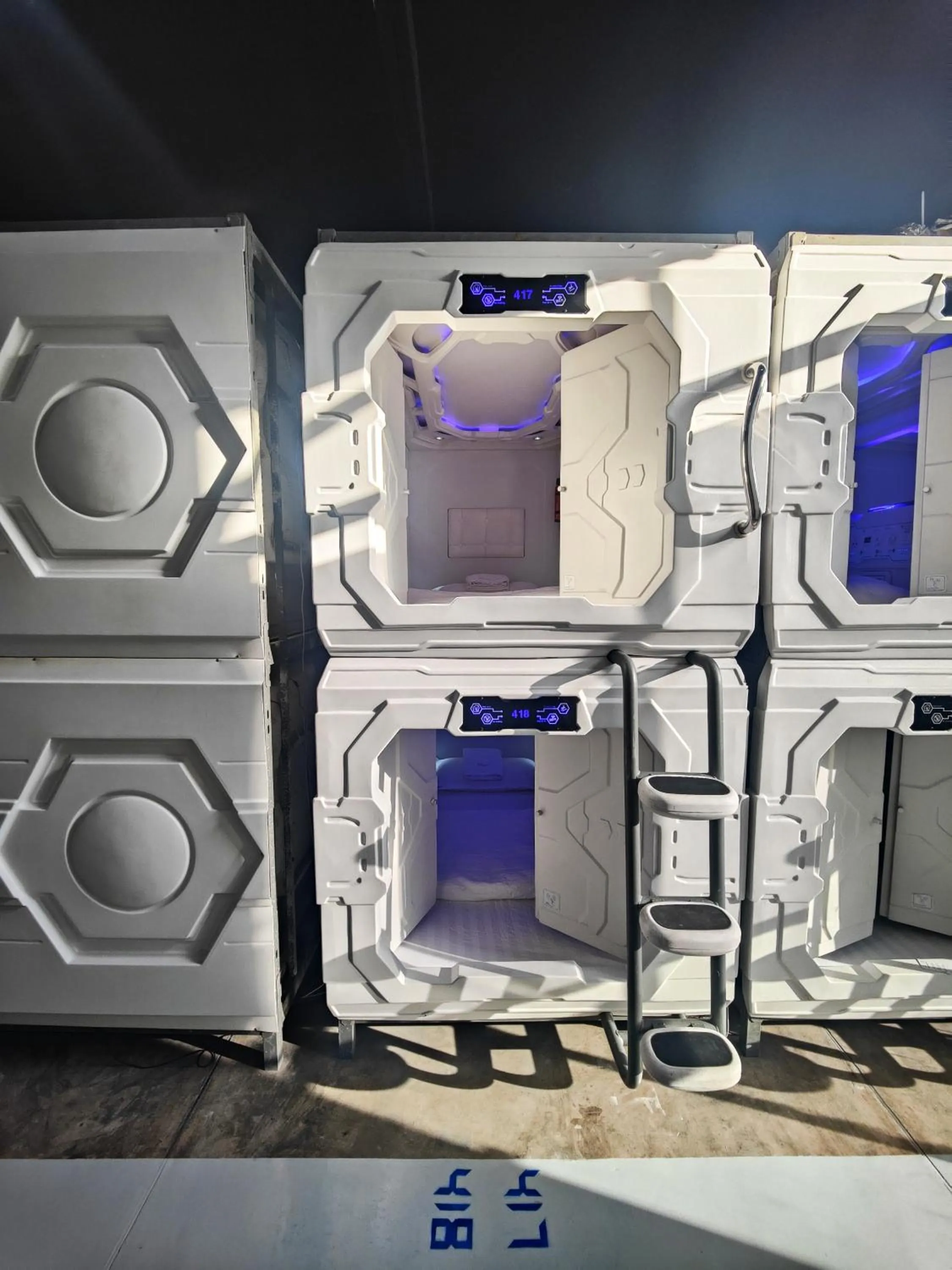 Bed in Met A Space Pod @Phrom Phong