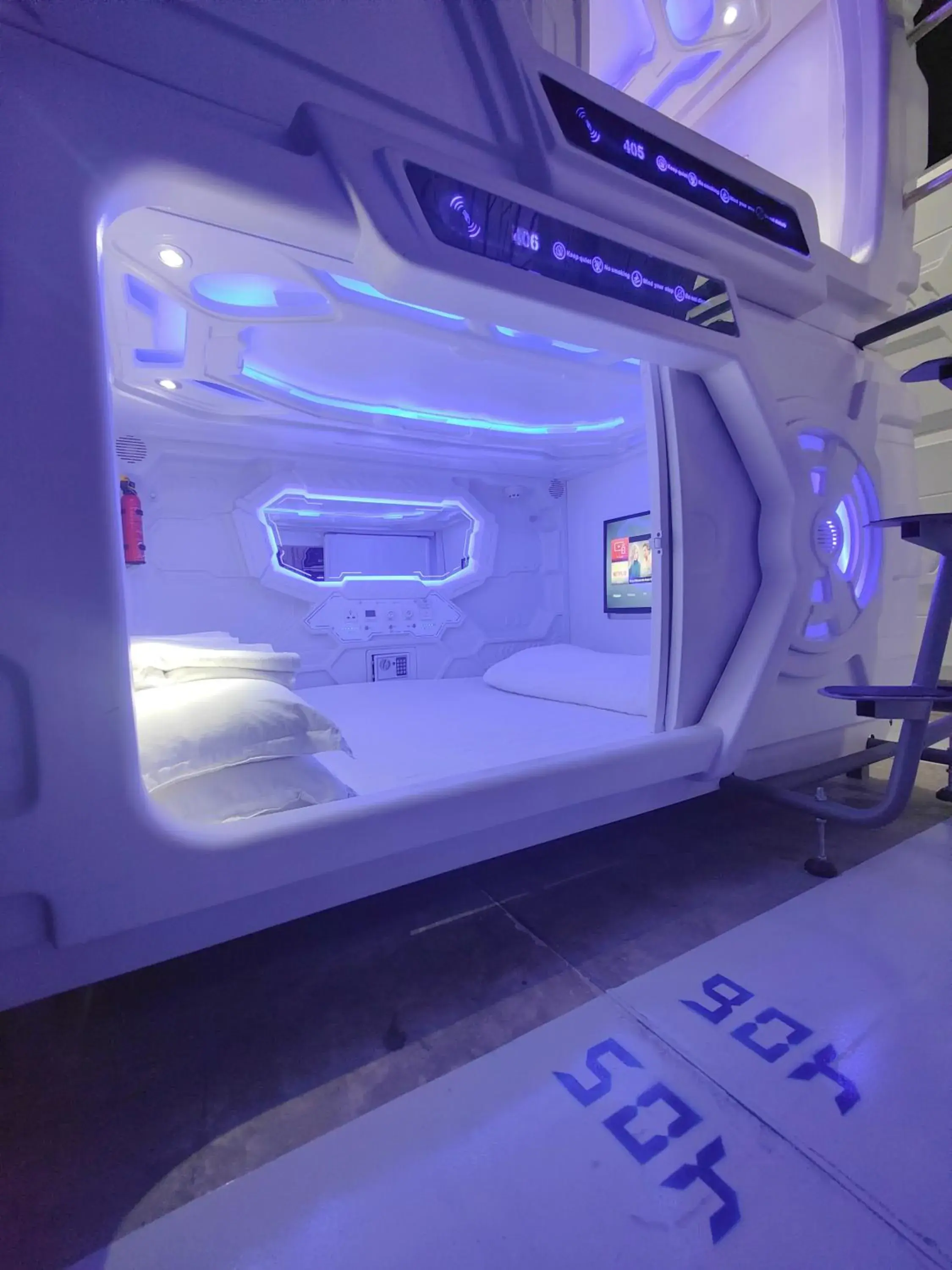 Bed in Met A Space Pod @Phrom Phong Bed in Met A Space Pod @Phrom Phong