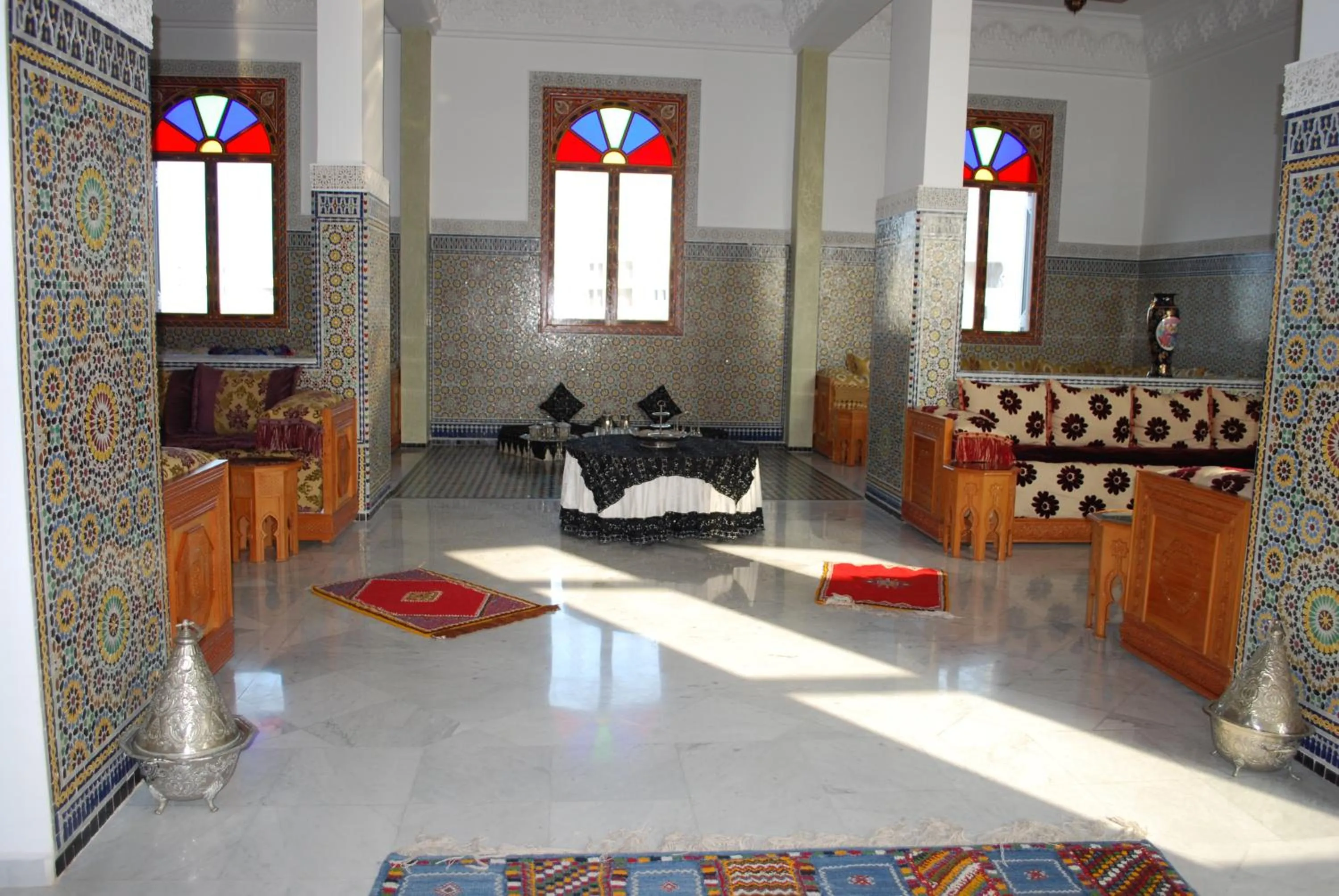 Communal lounge/ TV room in Agyad Maroc Appart-Hotel