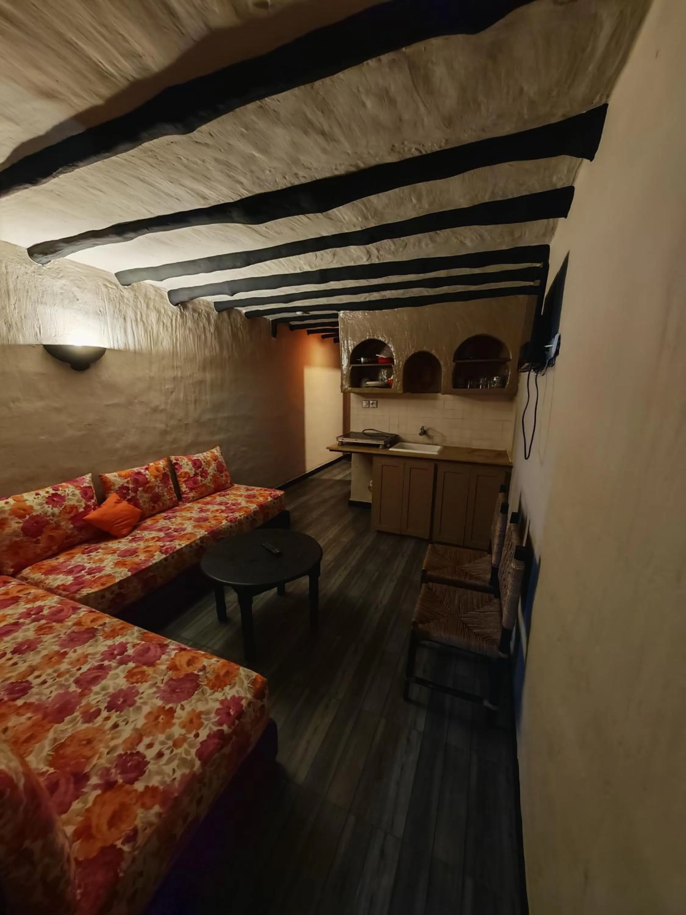 Living room, Bed in Agyad Maroc Appart-Hotel