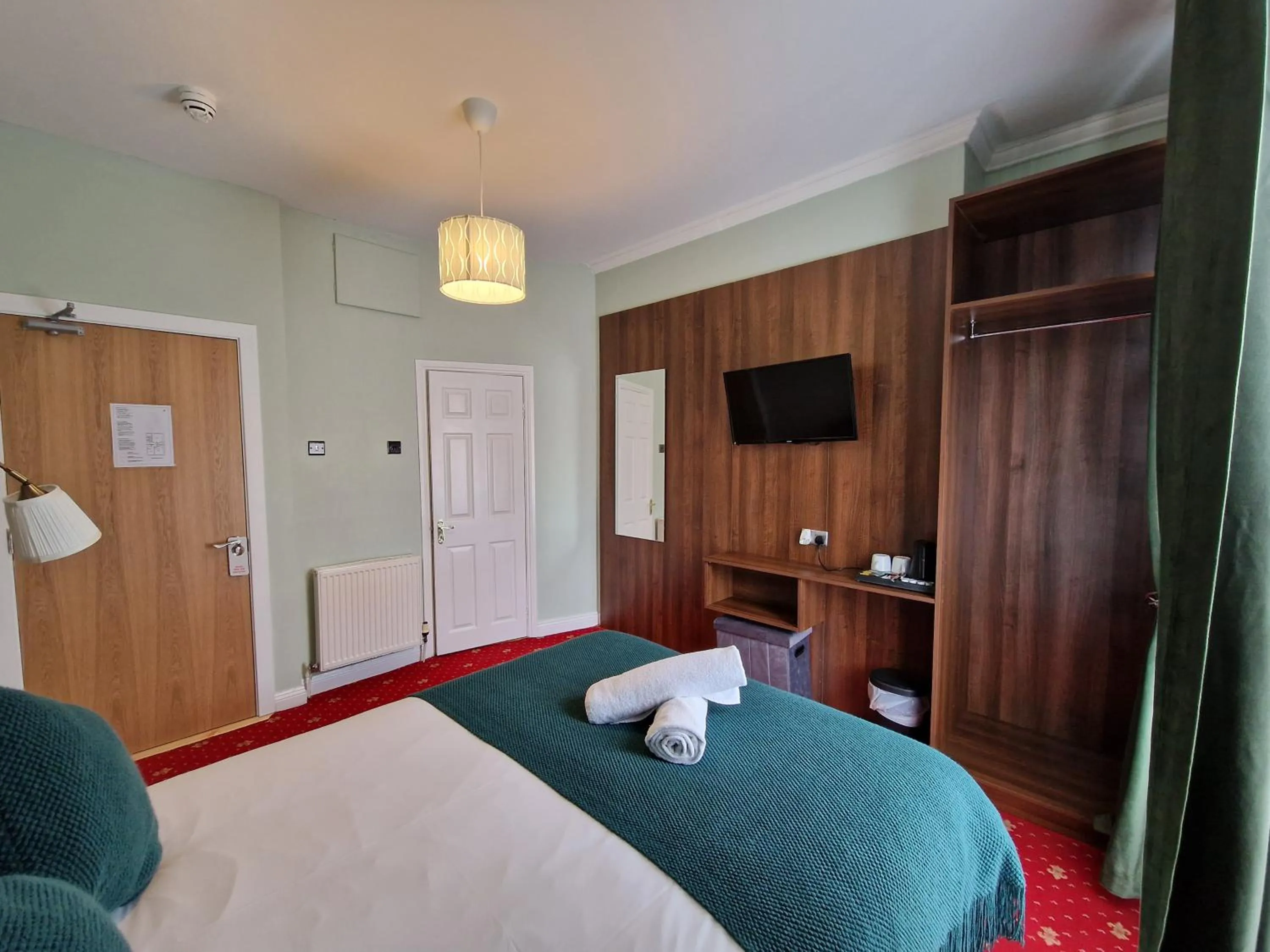 Bedroom, Bed in Lyndon Guesthouse