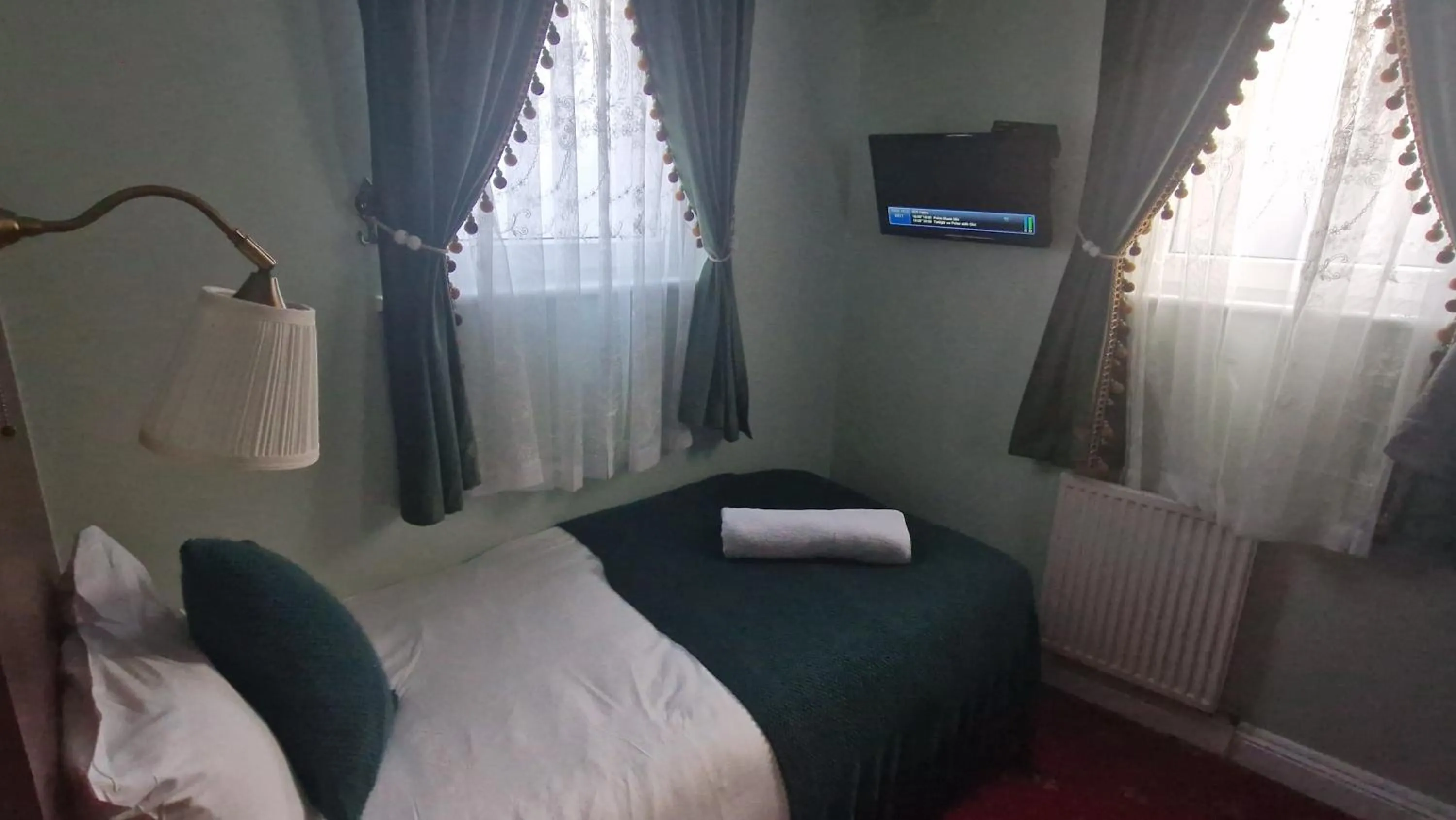 Bedroom, Bed in Lyndon Guesthouse