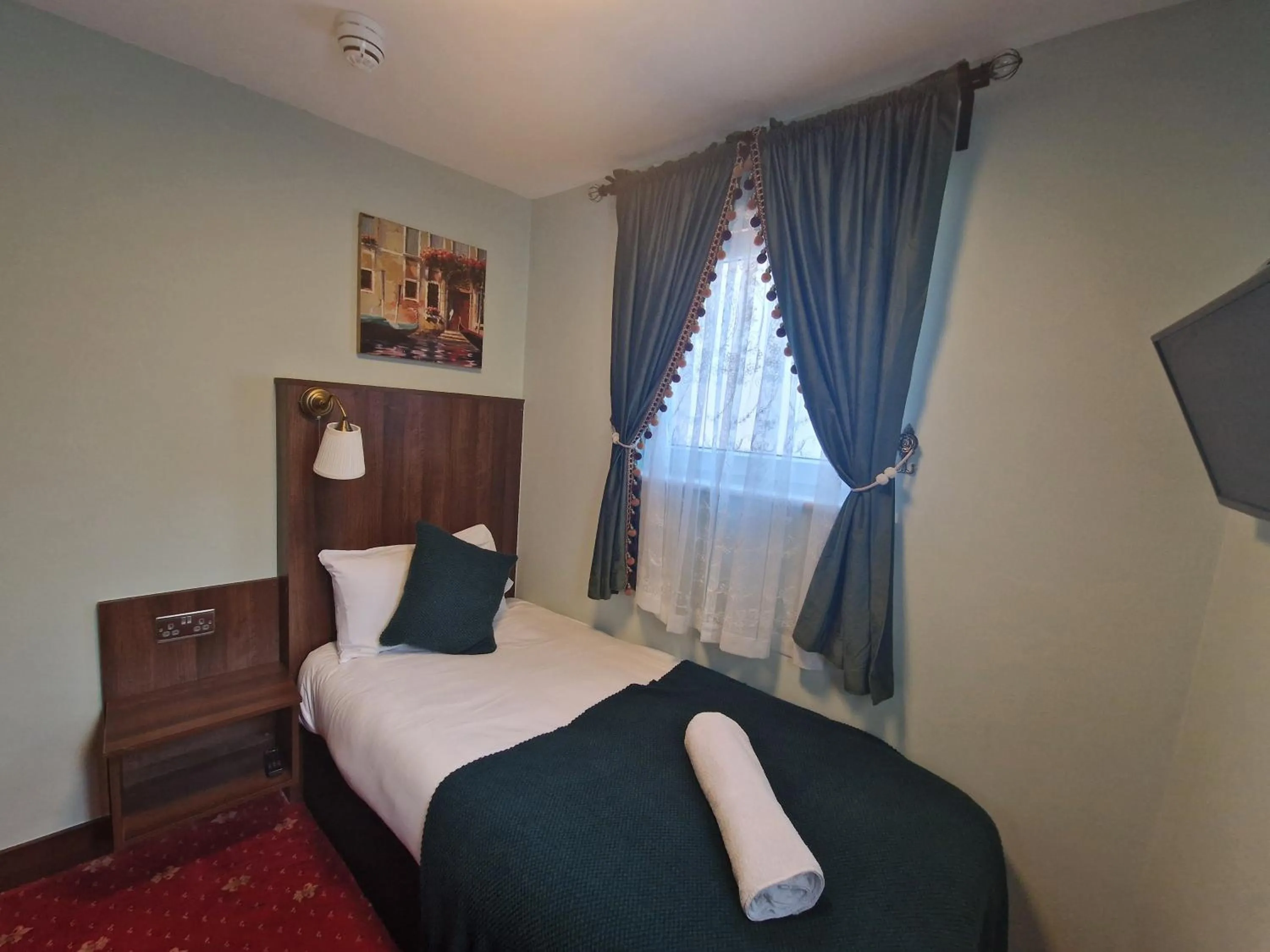 Bedroom, Bed in Lyndon Guesthouse