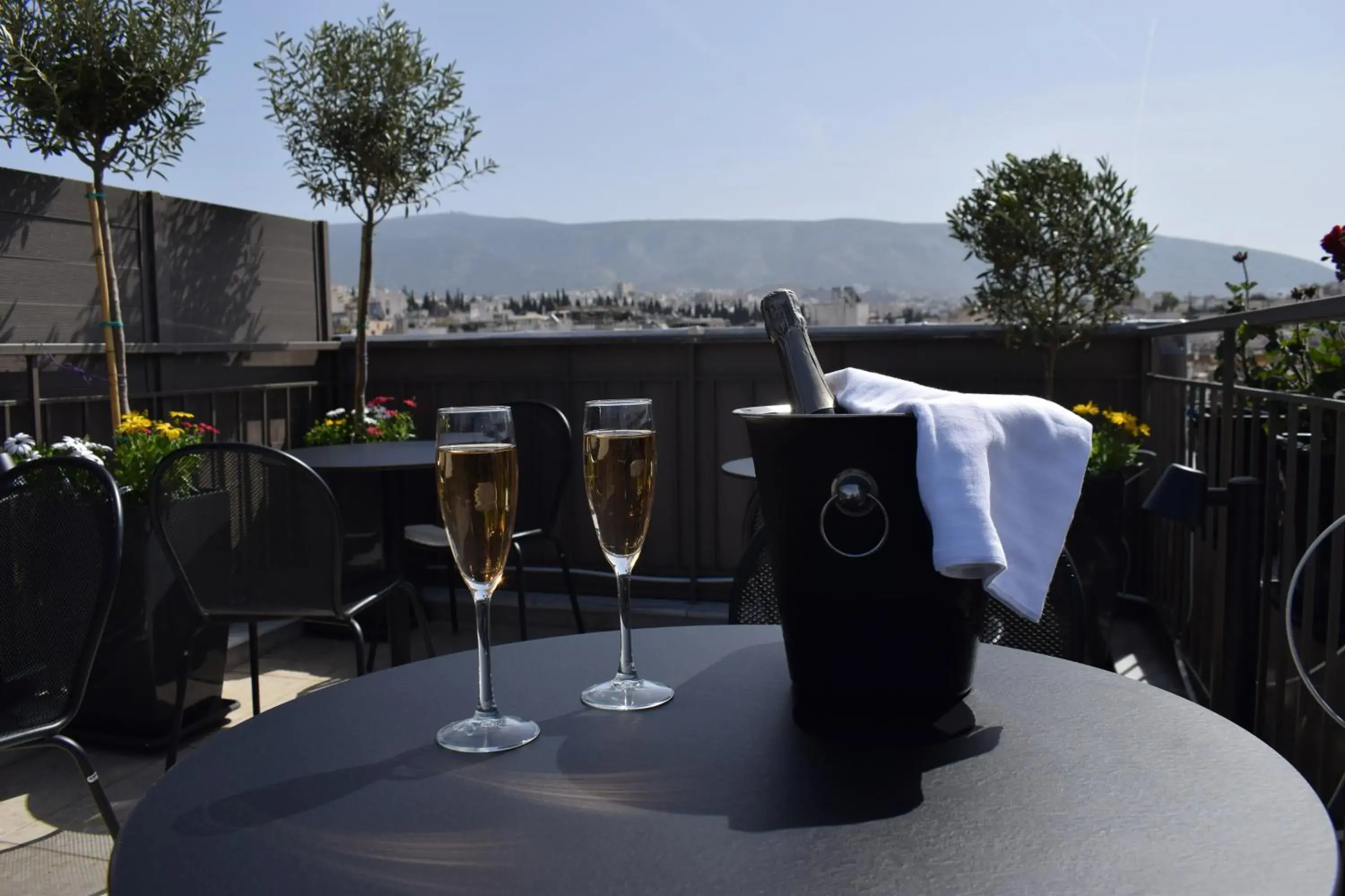 Property building in Urban Frame Acropolis Property building in Urban Frame Acropolis