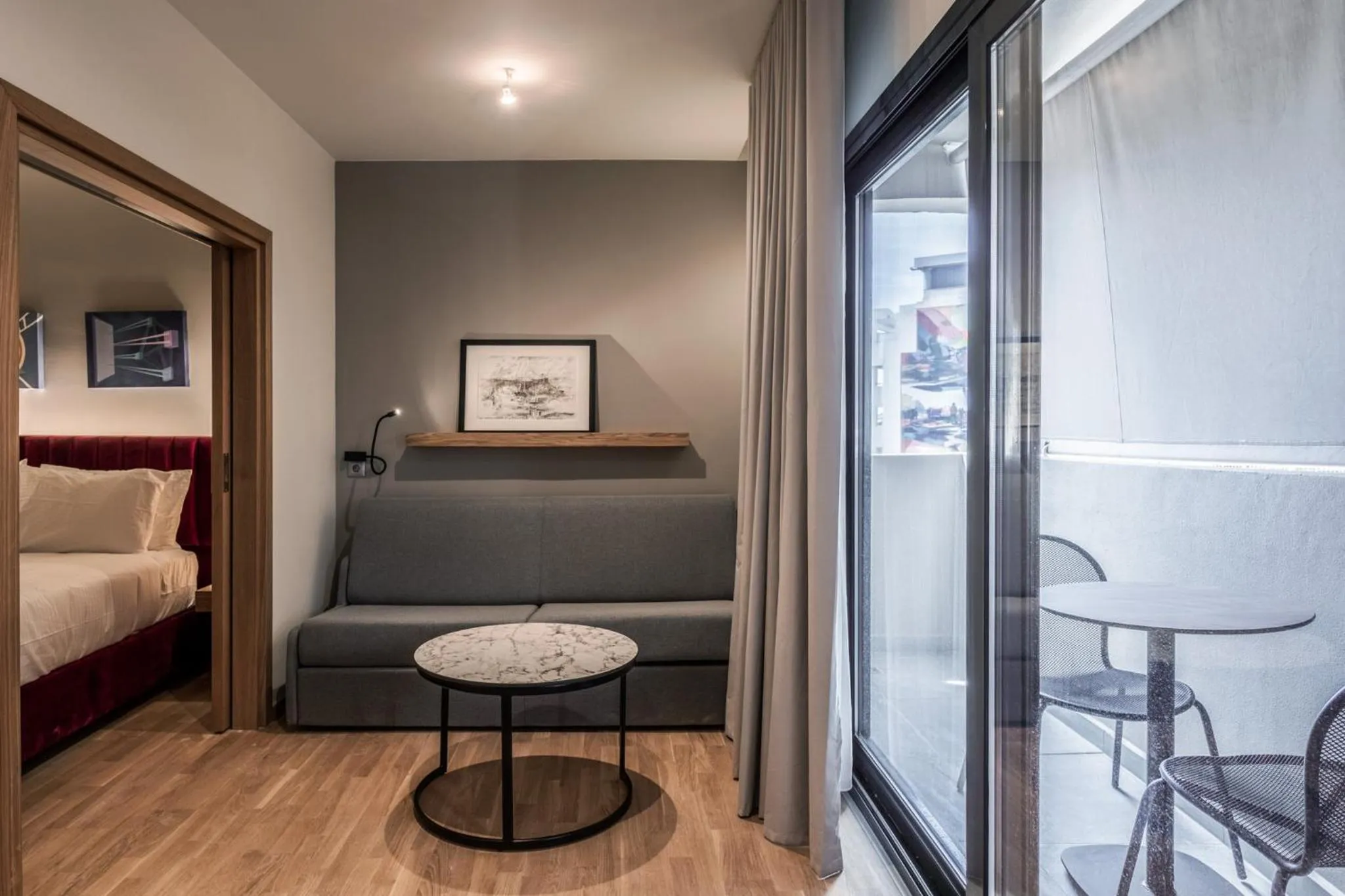 Bed in Urban Frame Acropolis