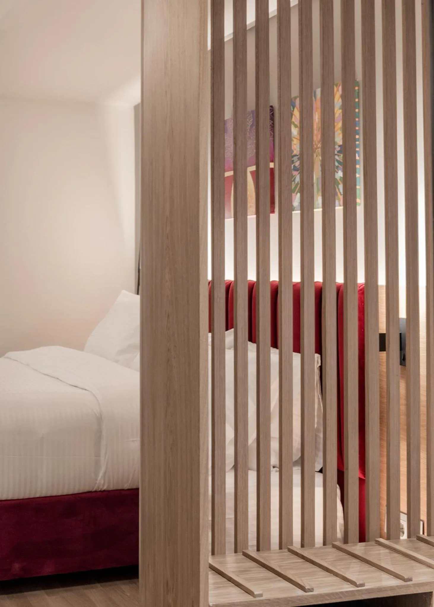 Bed in Urban Frame Acropolis