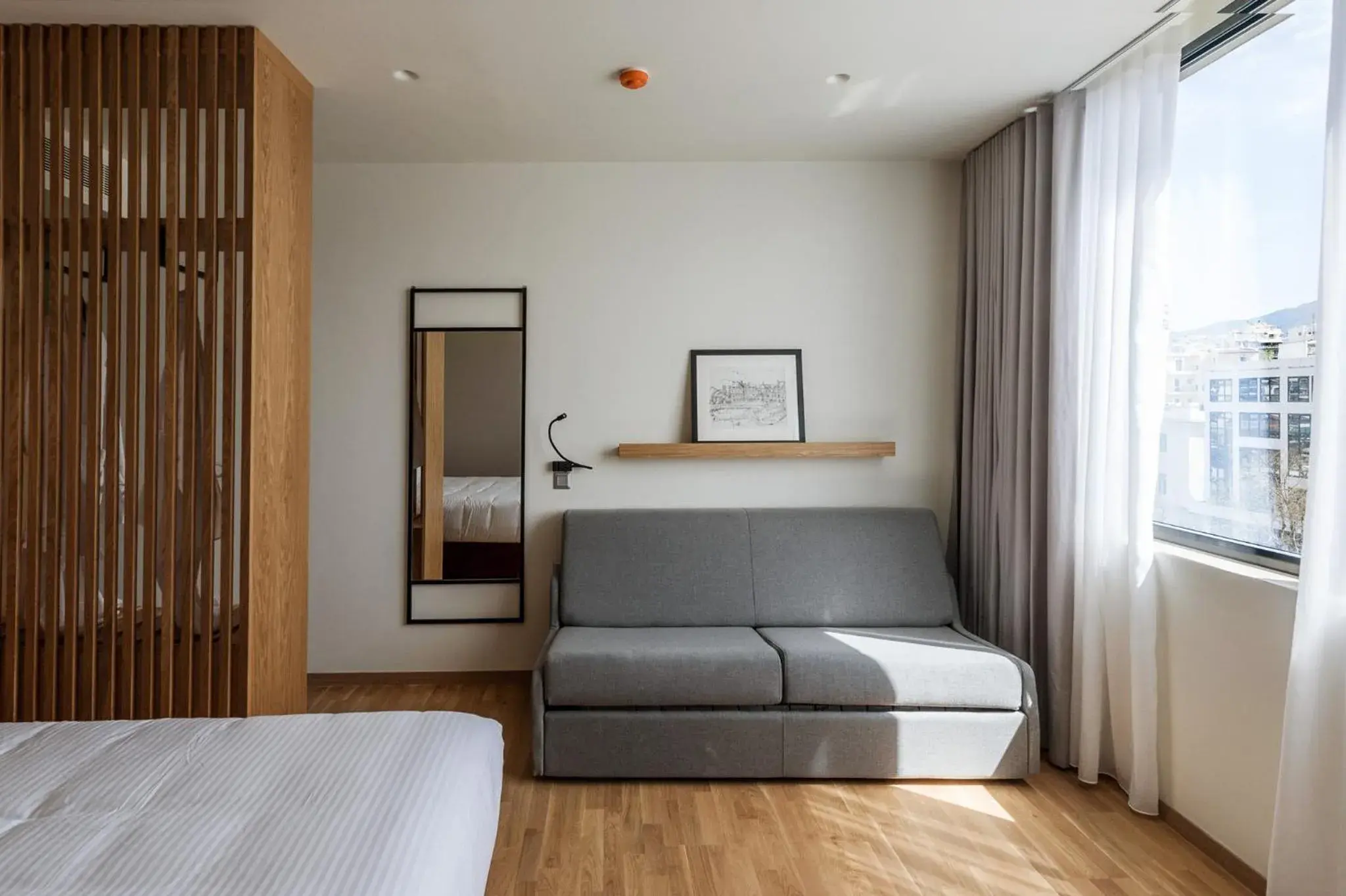 Bed in Urban Frame Acropolis Bed in Urban Frame Acropolis