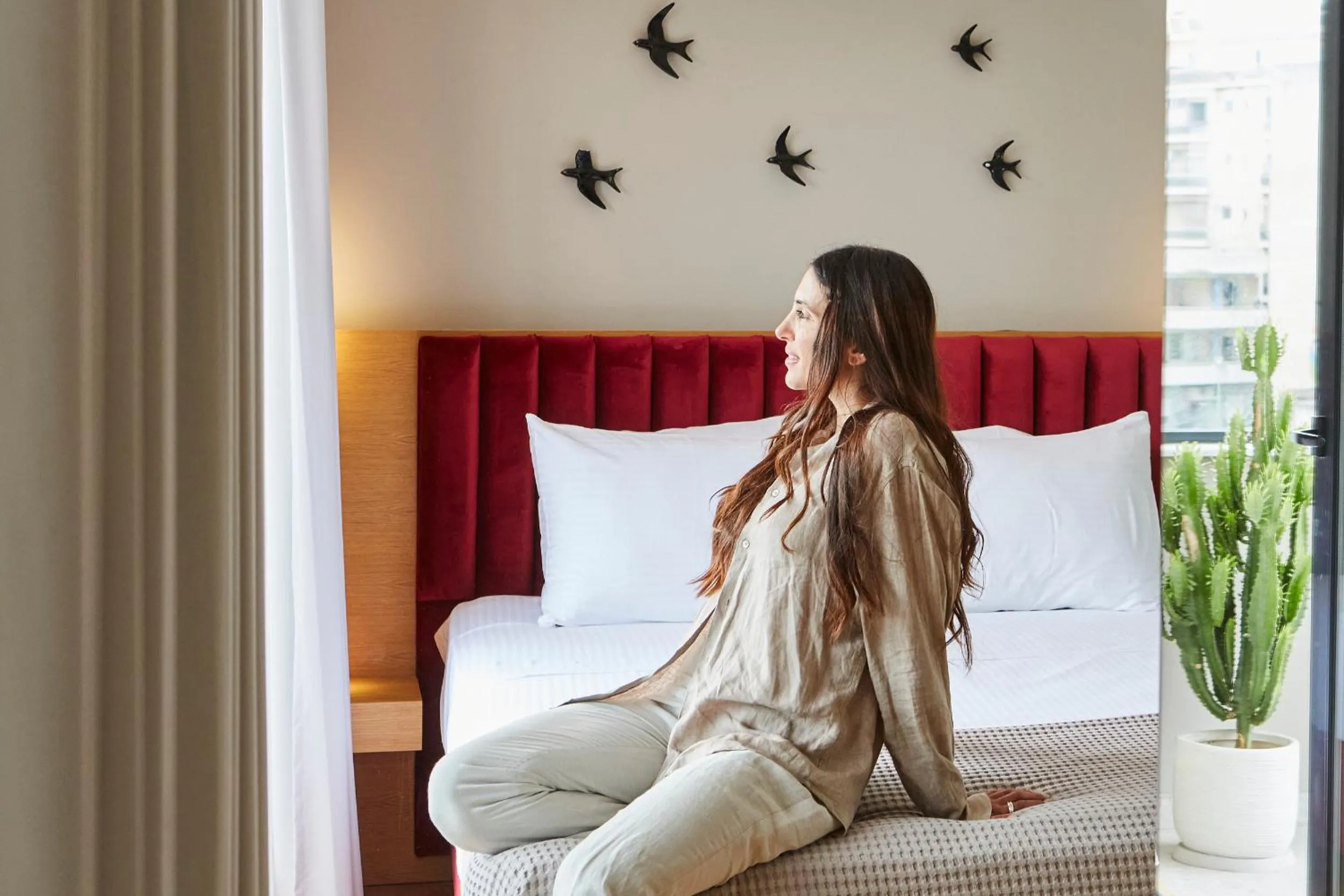 Bedroom, Bed in Urban Frame Acropolis