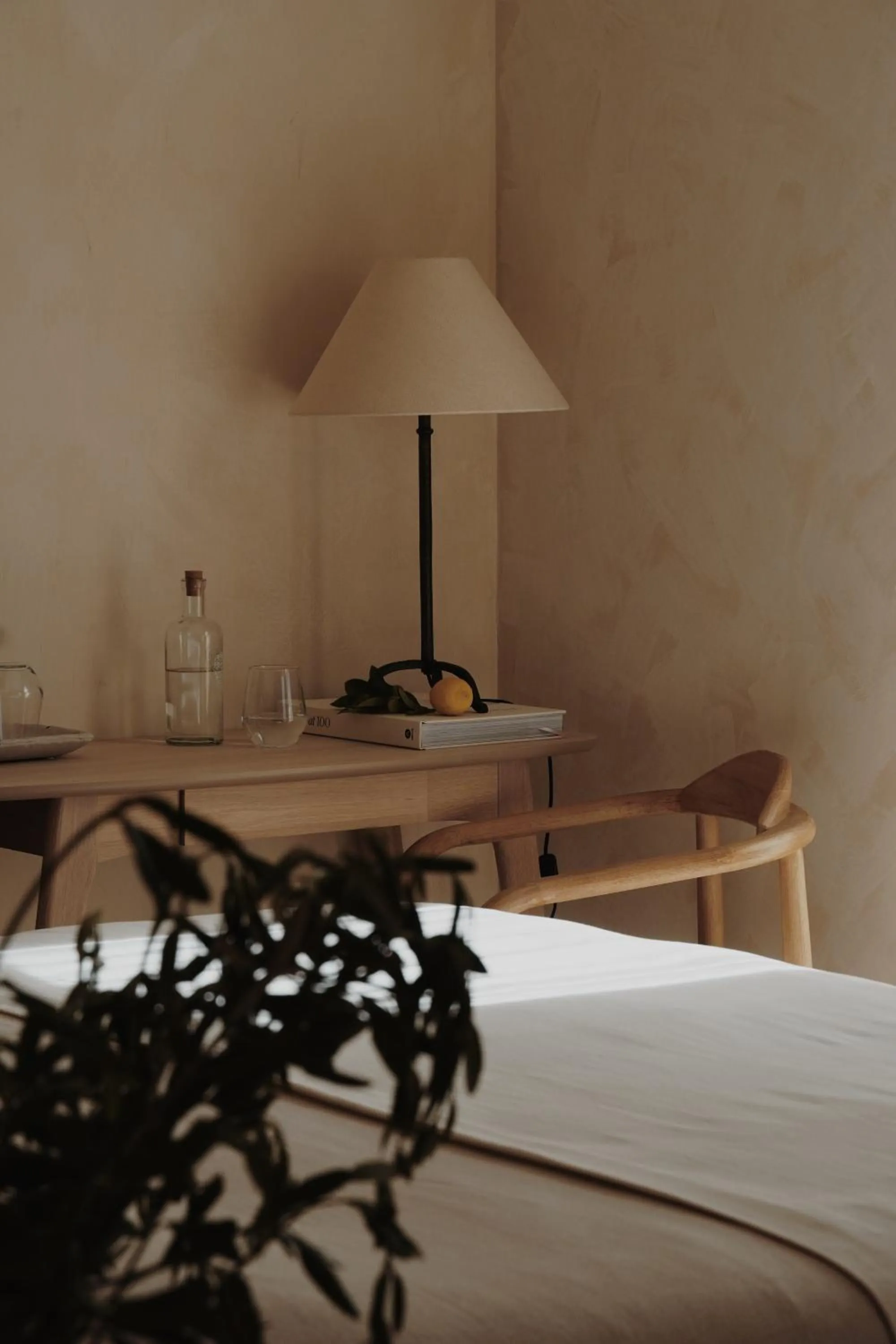 Bedroom, Bed in lo͝or luxury rooms