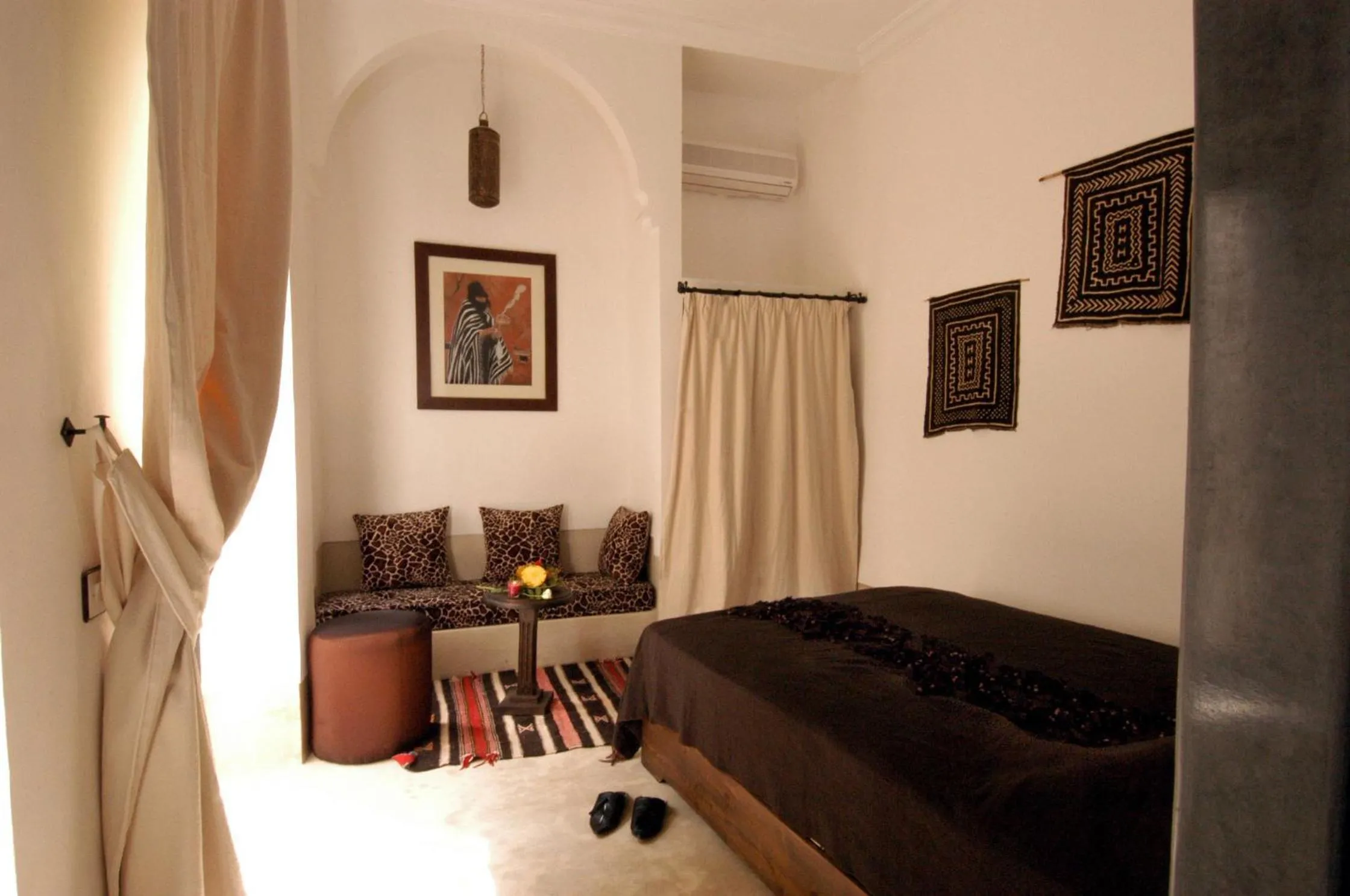 Photo of the whole room, Bed in Riad Davia