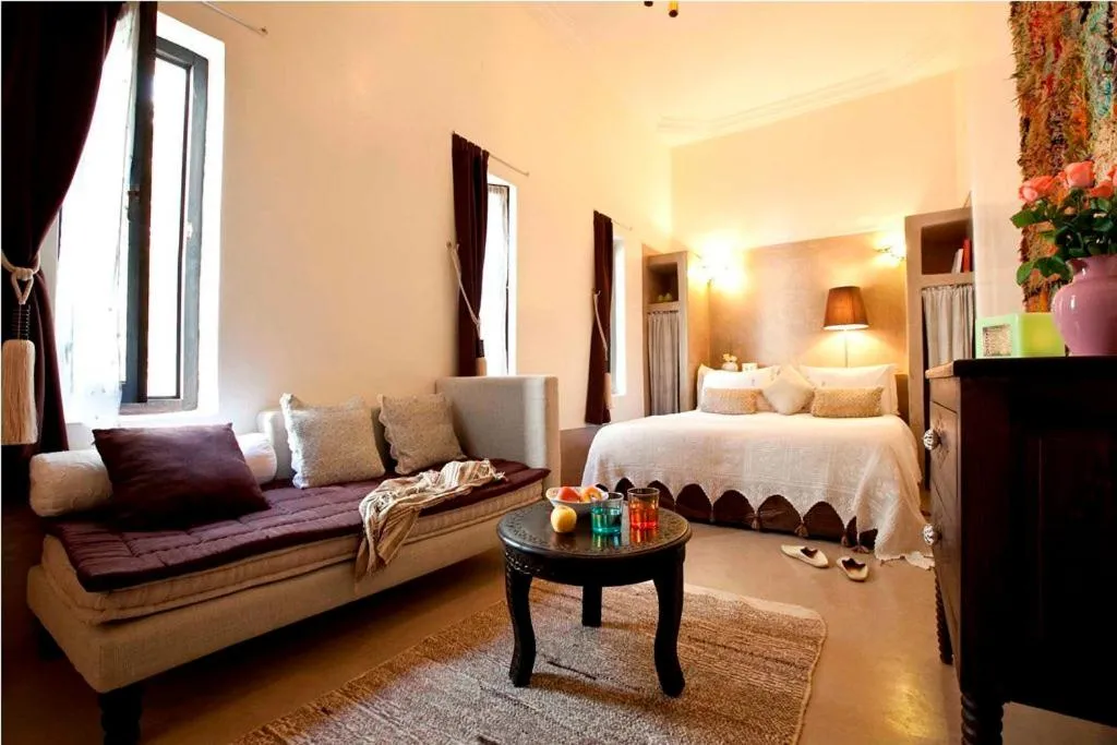 Photo of the whole room, Bed in Riad Davia