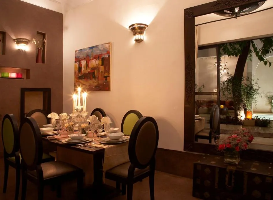 Restaurant/places to eat in Riad Davia
