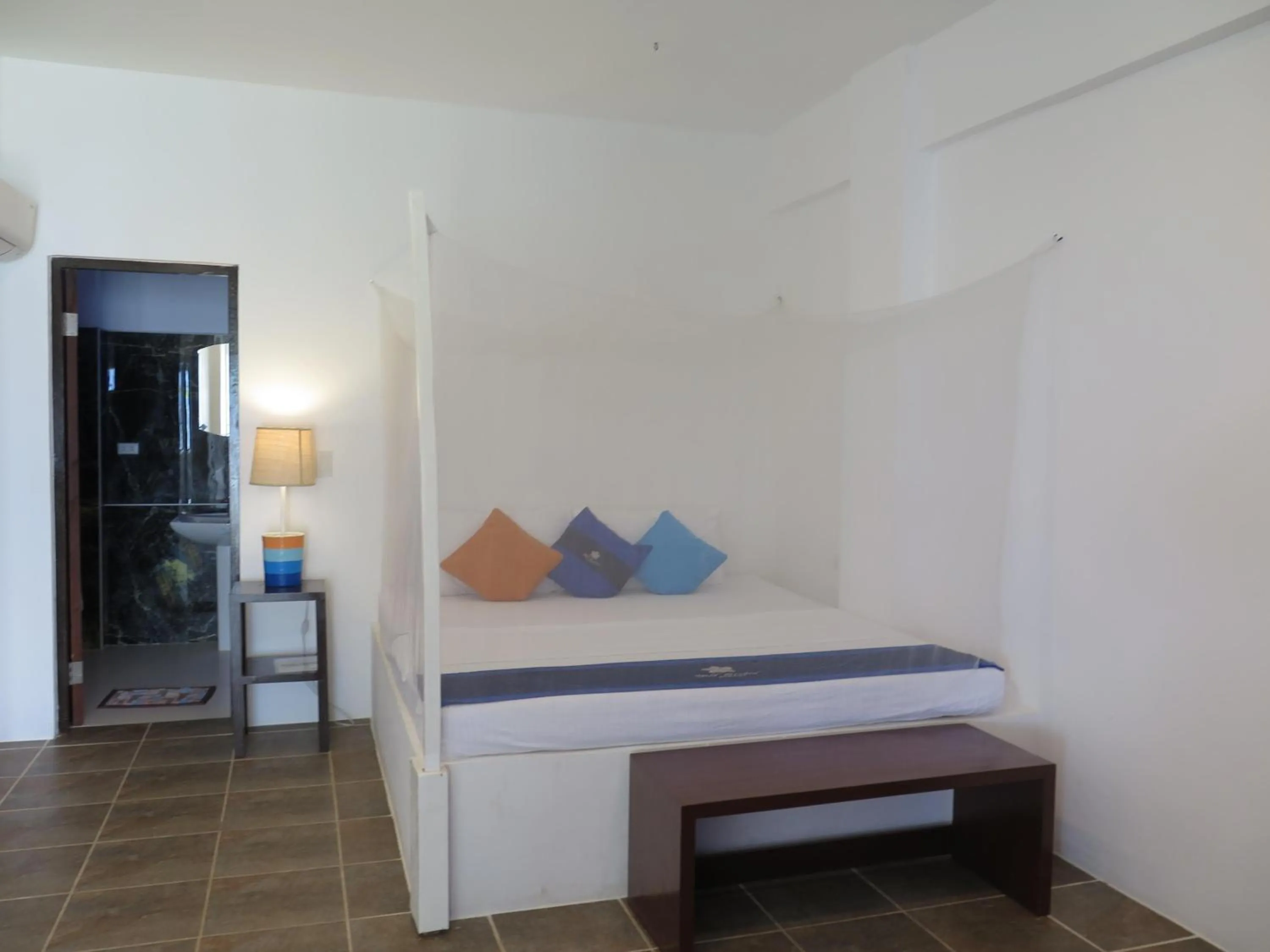 Bed in The Wild Orchid Resort - Moalboal