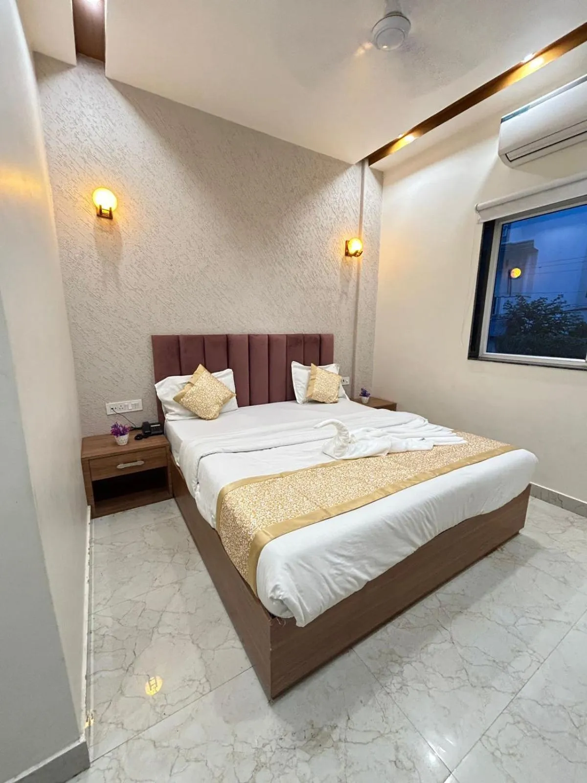 Bedroom, Bed in Hotel Satsang Grand