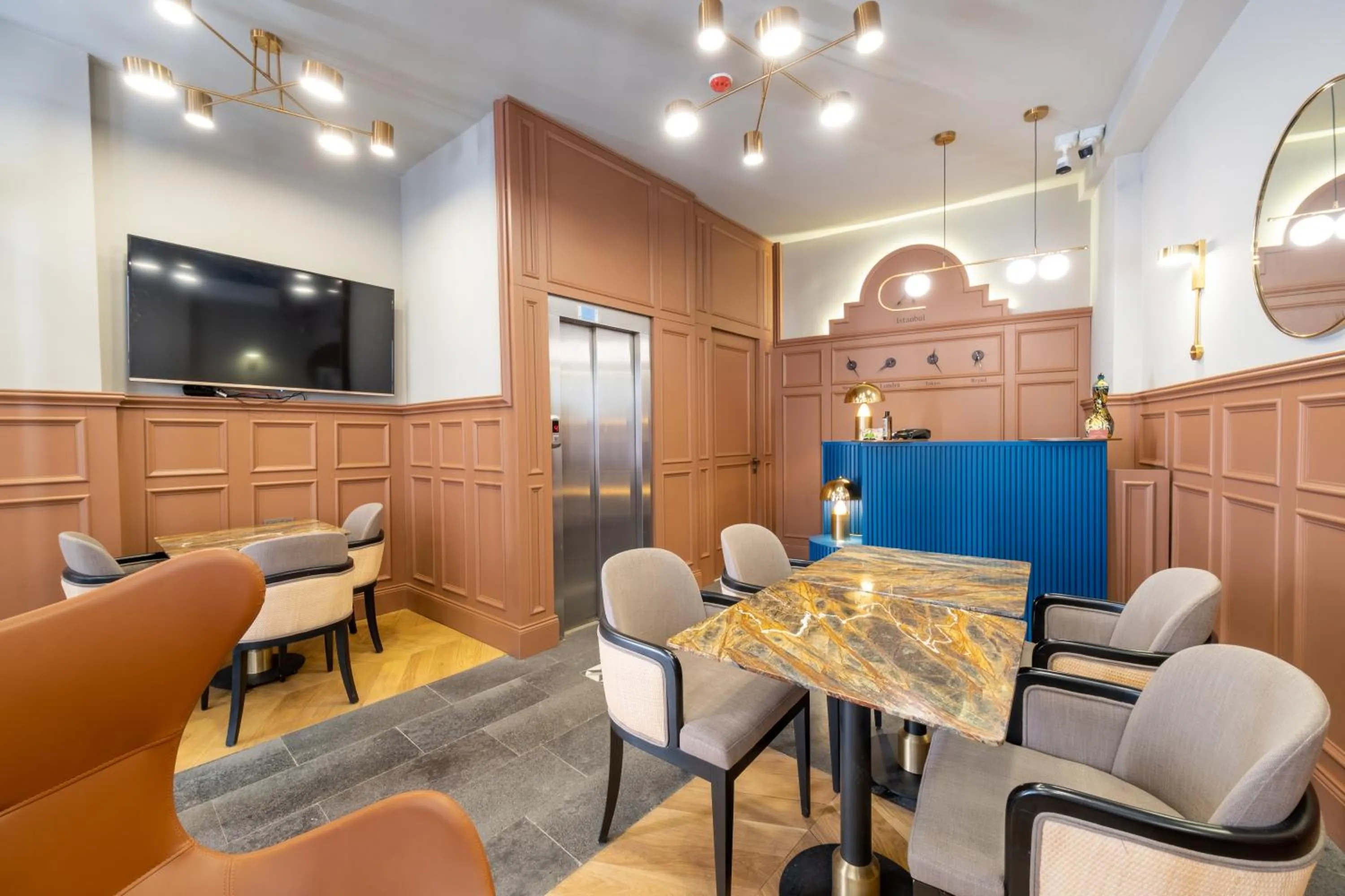 TV and multimedia in Hotel Balo