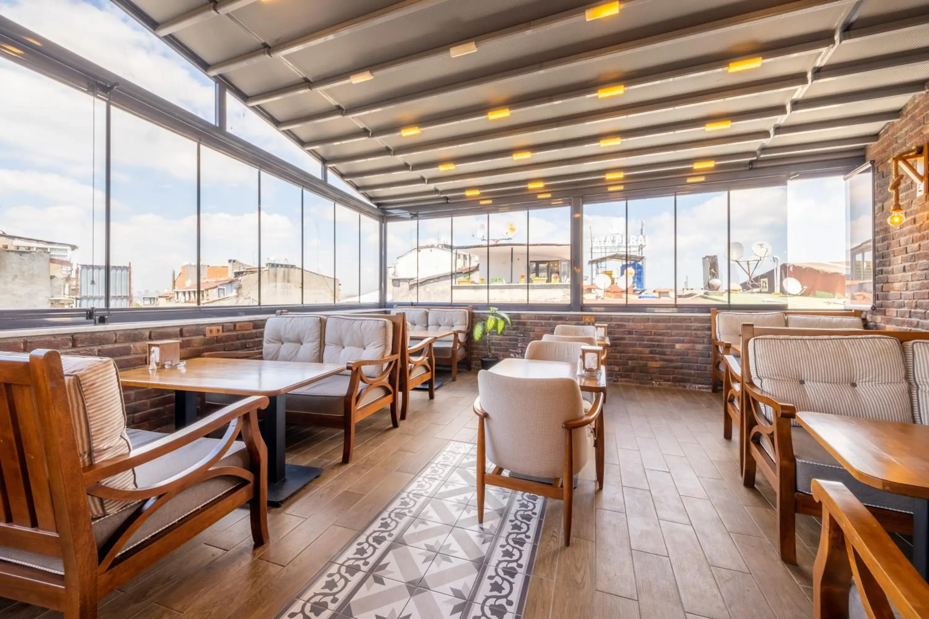 Restaurant/places to eat in Hotel Balo Restaurant/places to eat in Hotel Balo