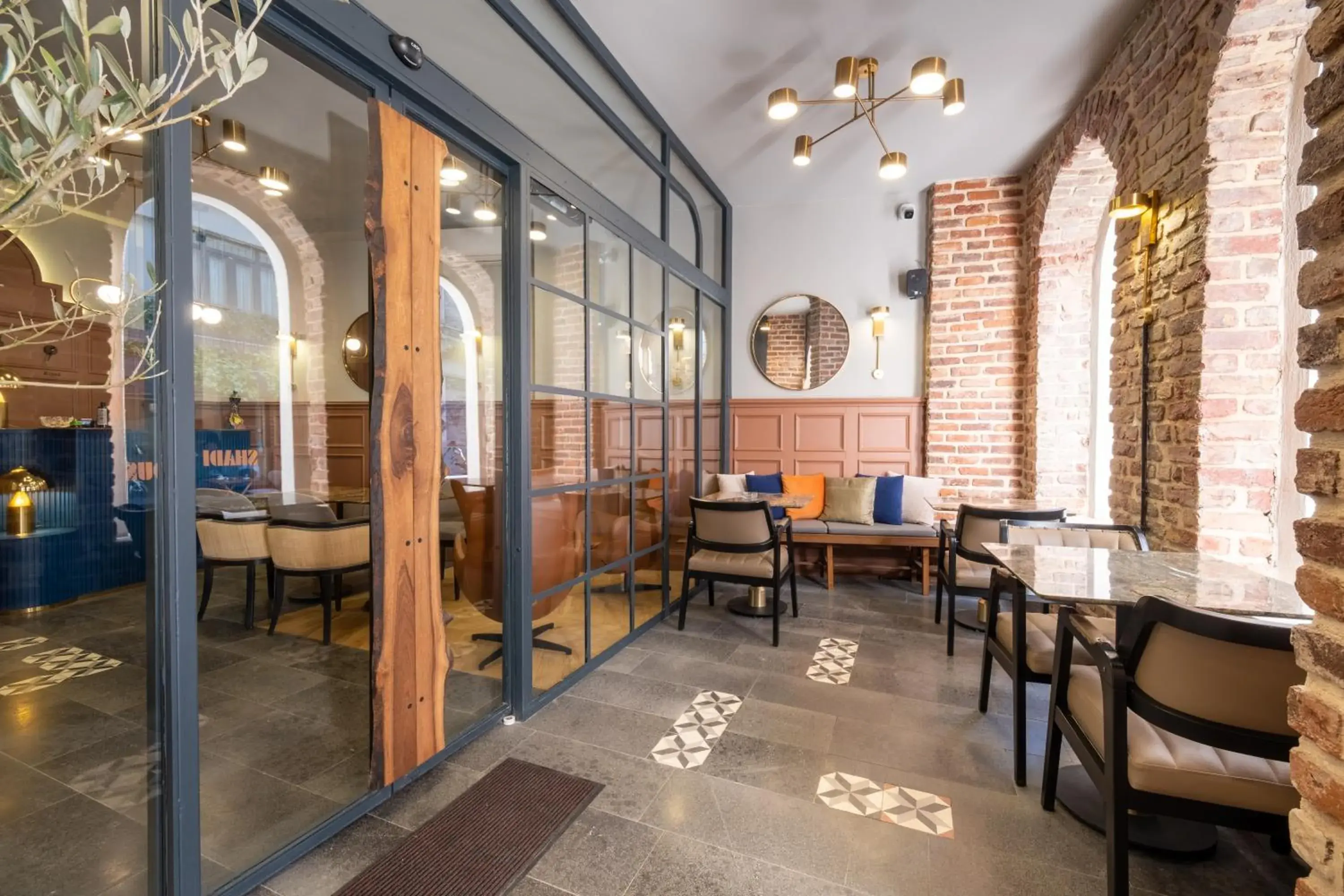 Restaurant/places to eat in Hotel Balo Restaurant/places to eat in Hotel Balo