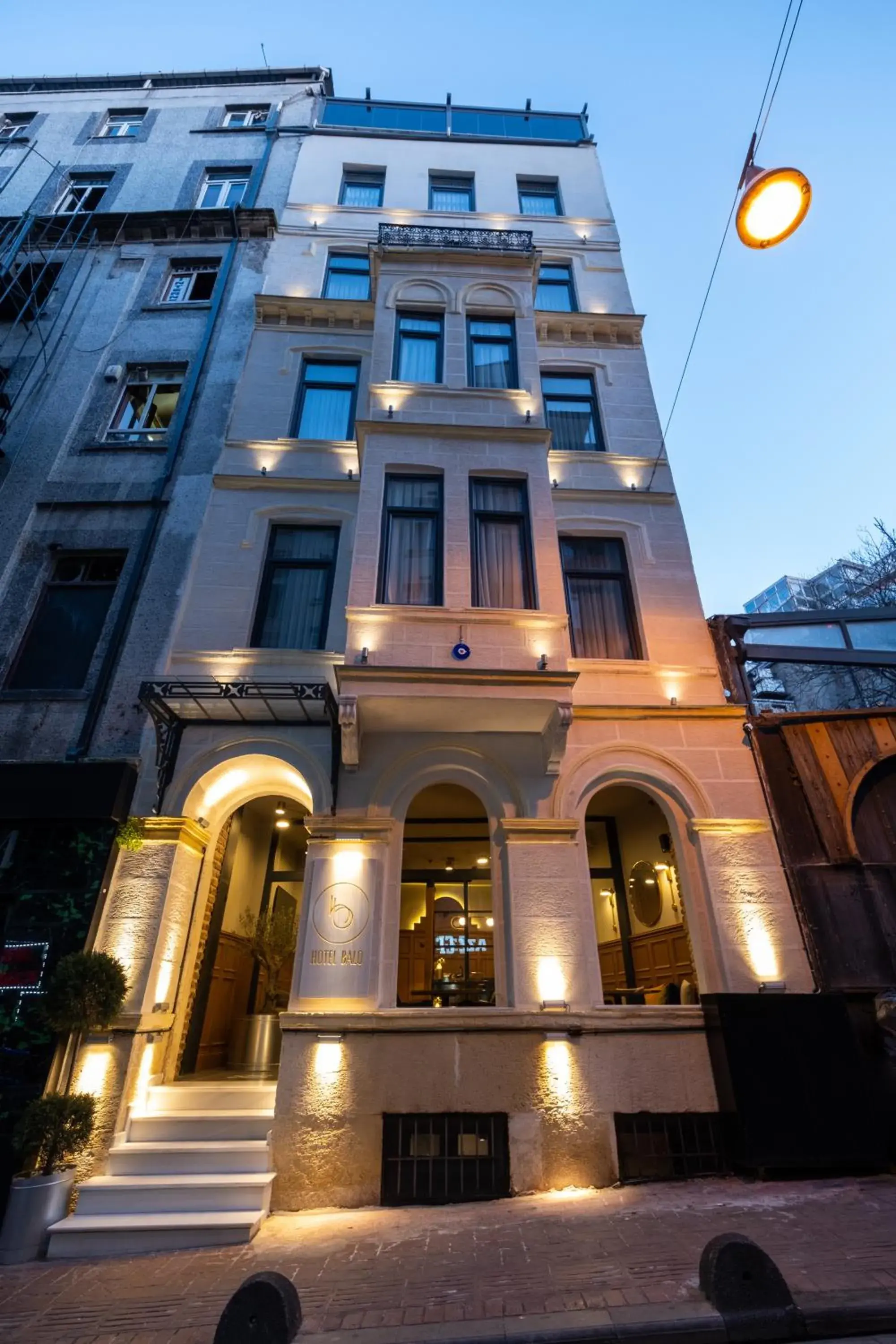 Property building in Hotel Balo Property building in Hotel Balo