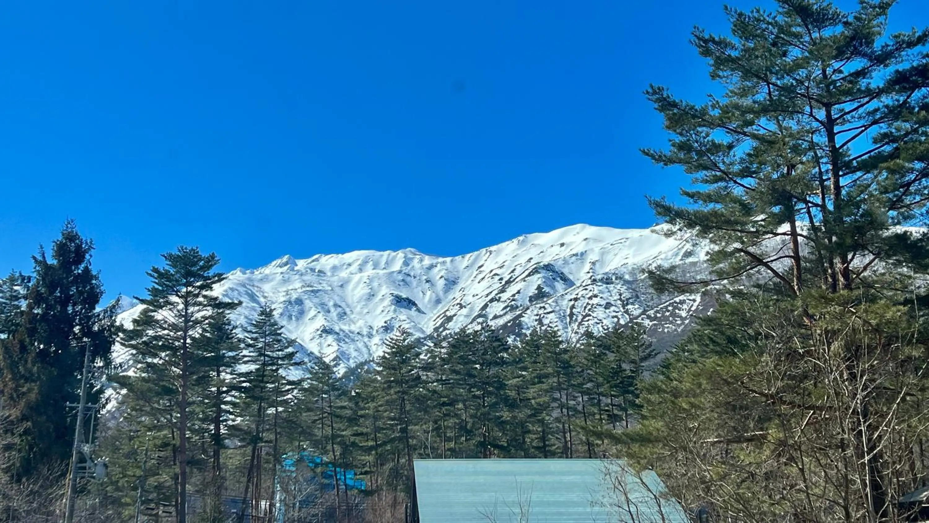 Mountain view in Neverland Chalet