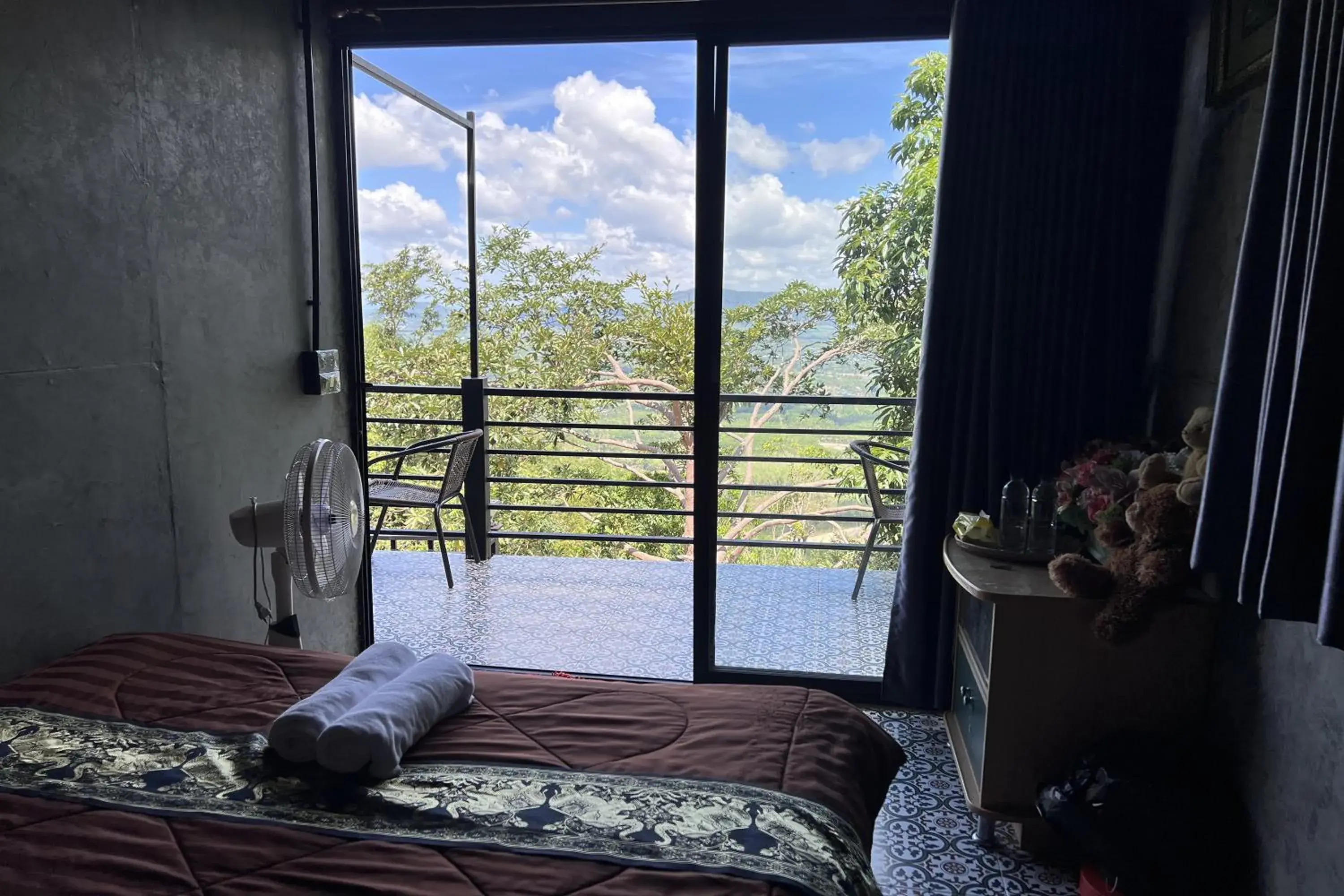 Balcony/Terrace, Bed in Kuan Khan Lao The Nine Bistro ควนคานหลาว เดอะไนท์ บิสโทร Balcony/Terrace, Bed in Kuan Khan Lao The Nine Bistro ควนคานหลาว เดอะไนท์ บิสโทร