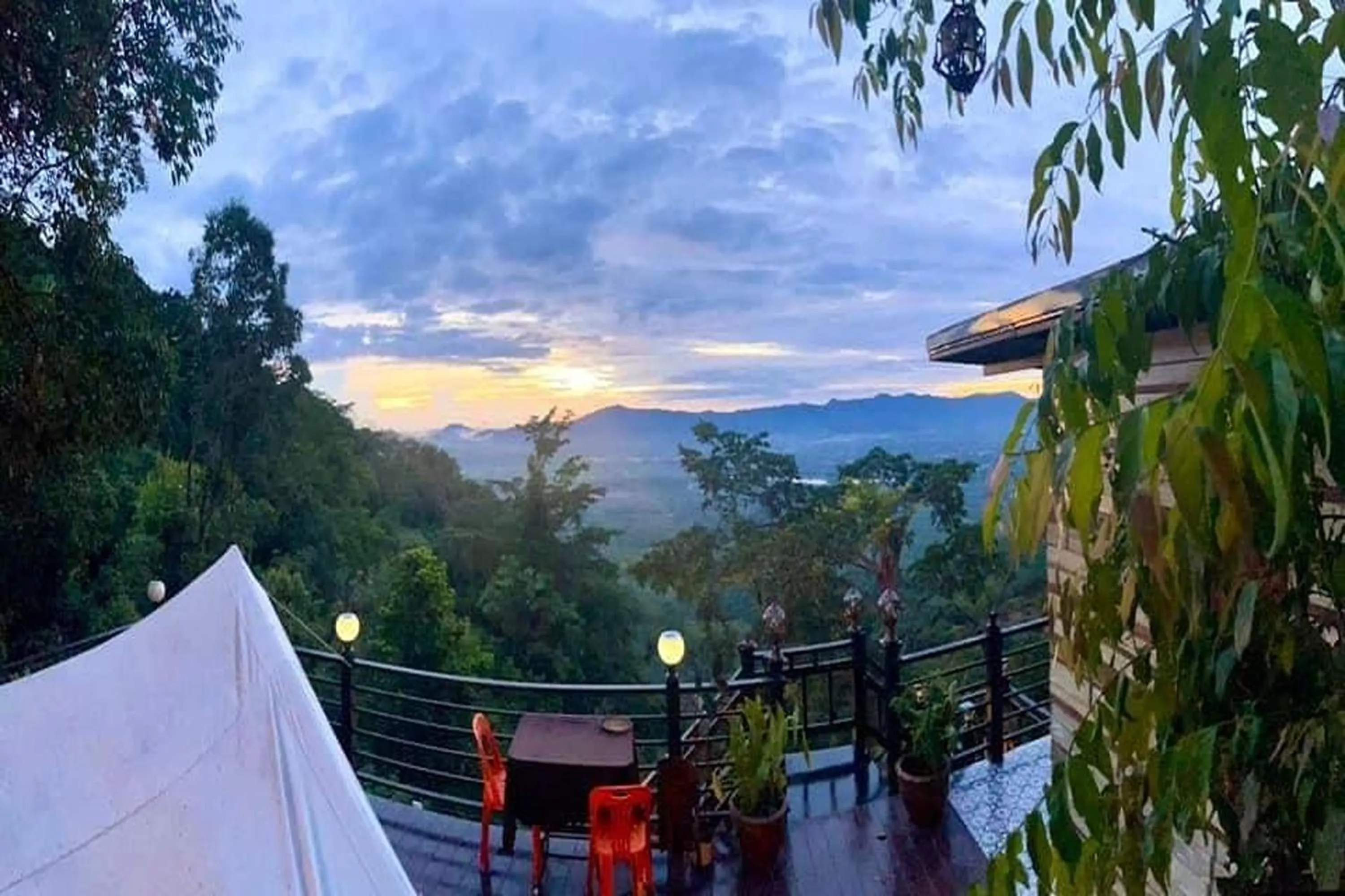 Mountain view in Kuan Khan Lao The Nine Bistro ควนคานหลาว เดอะไนท์ บิสโทร