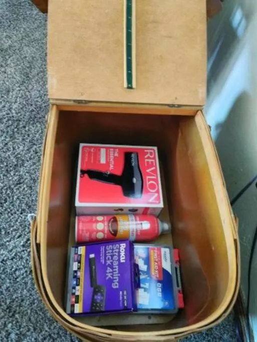 Golden Sunflower's Apt C