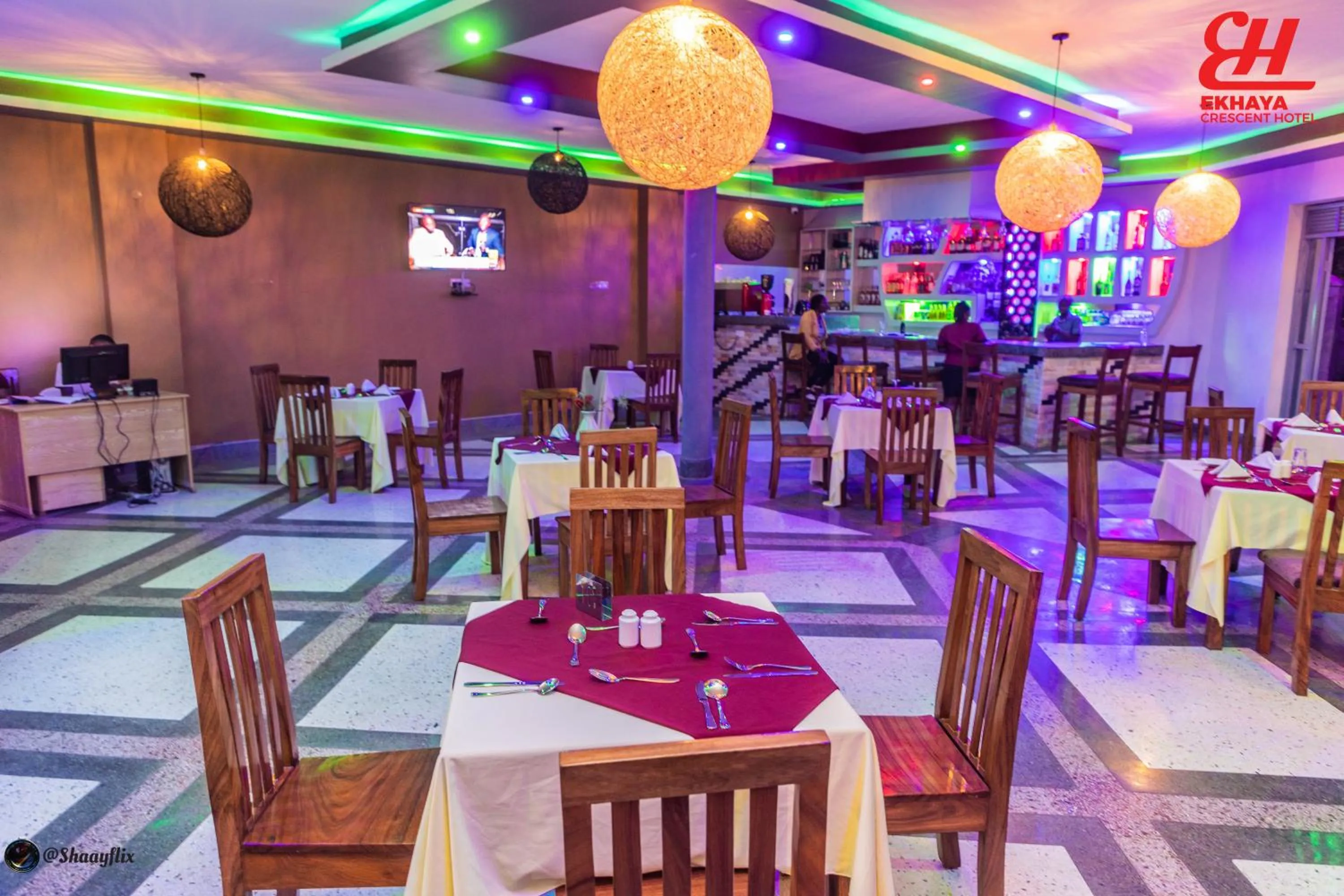 Lounge or bar in Ekhaya Crescent Hotel