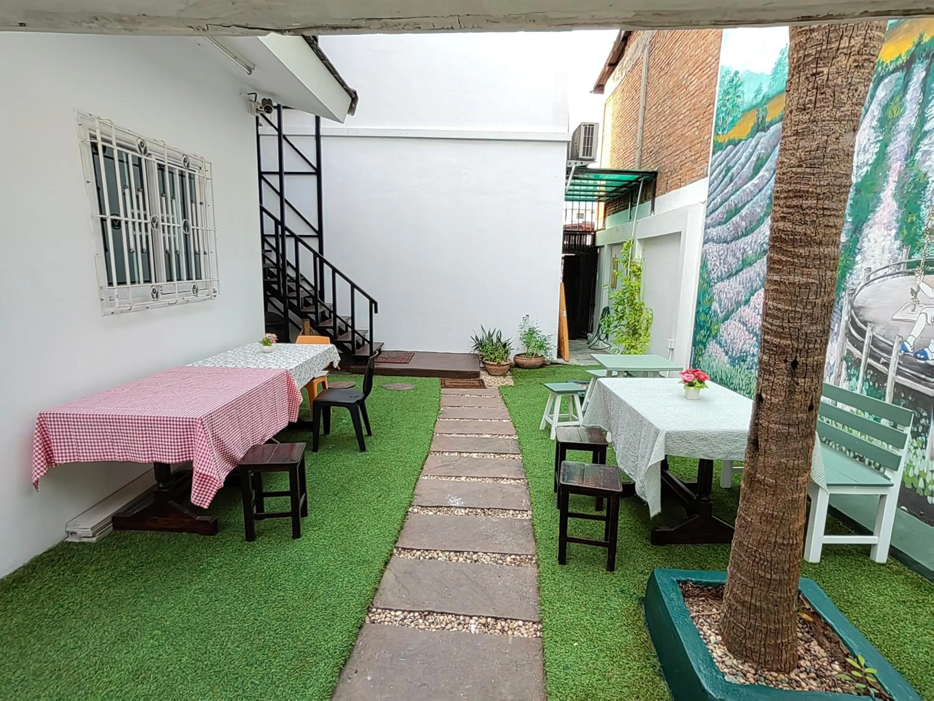 Day in Kaysorn Residence and Guest House